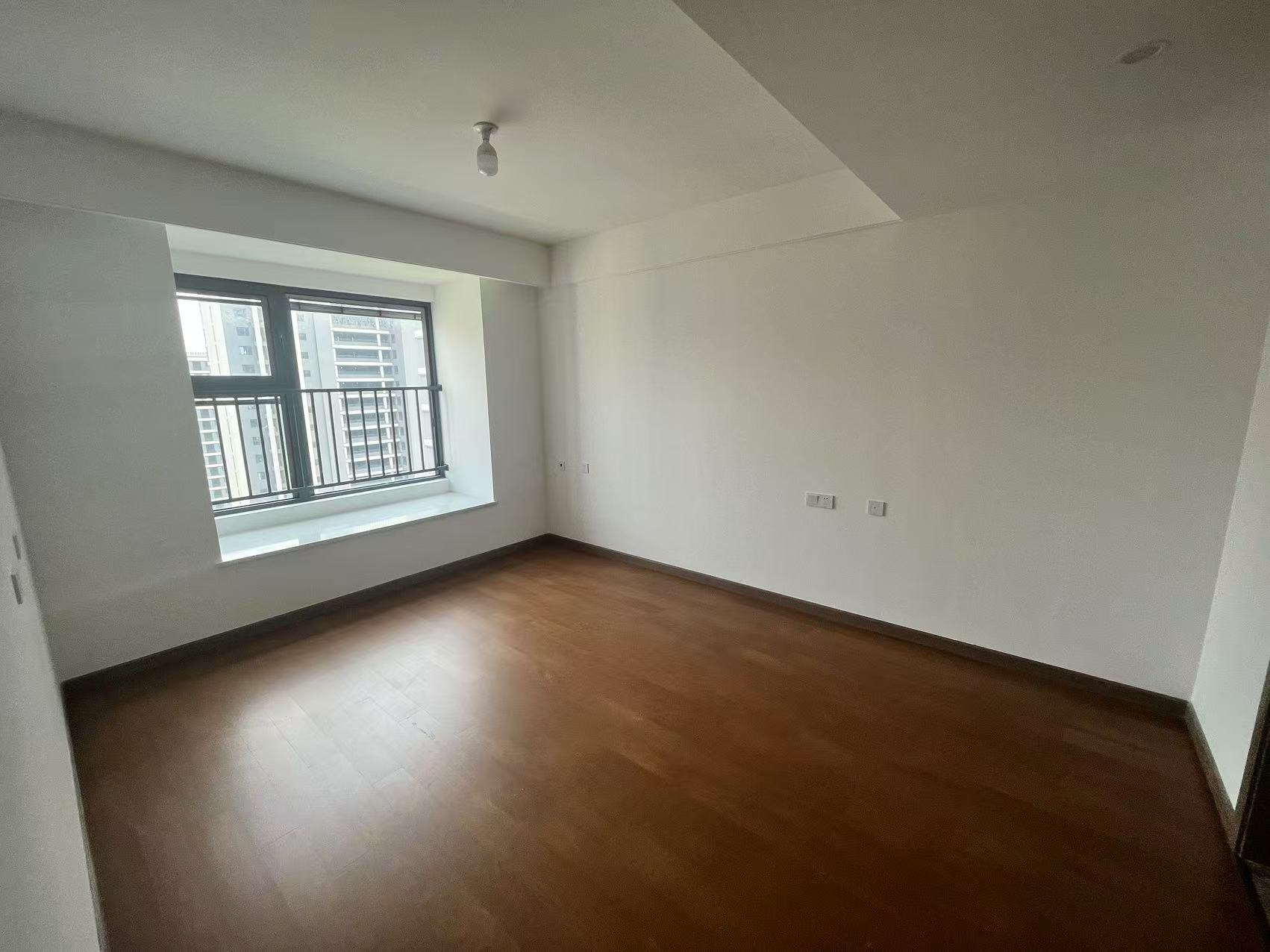 五龙云璟 4室2厅2卫 142m&sup2;