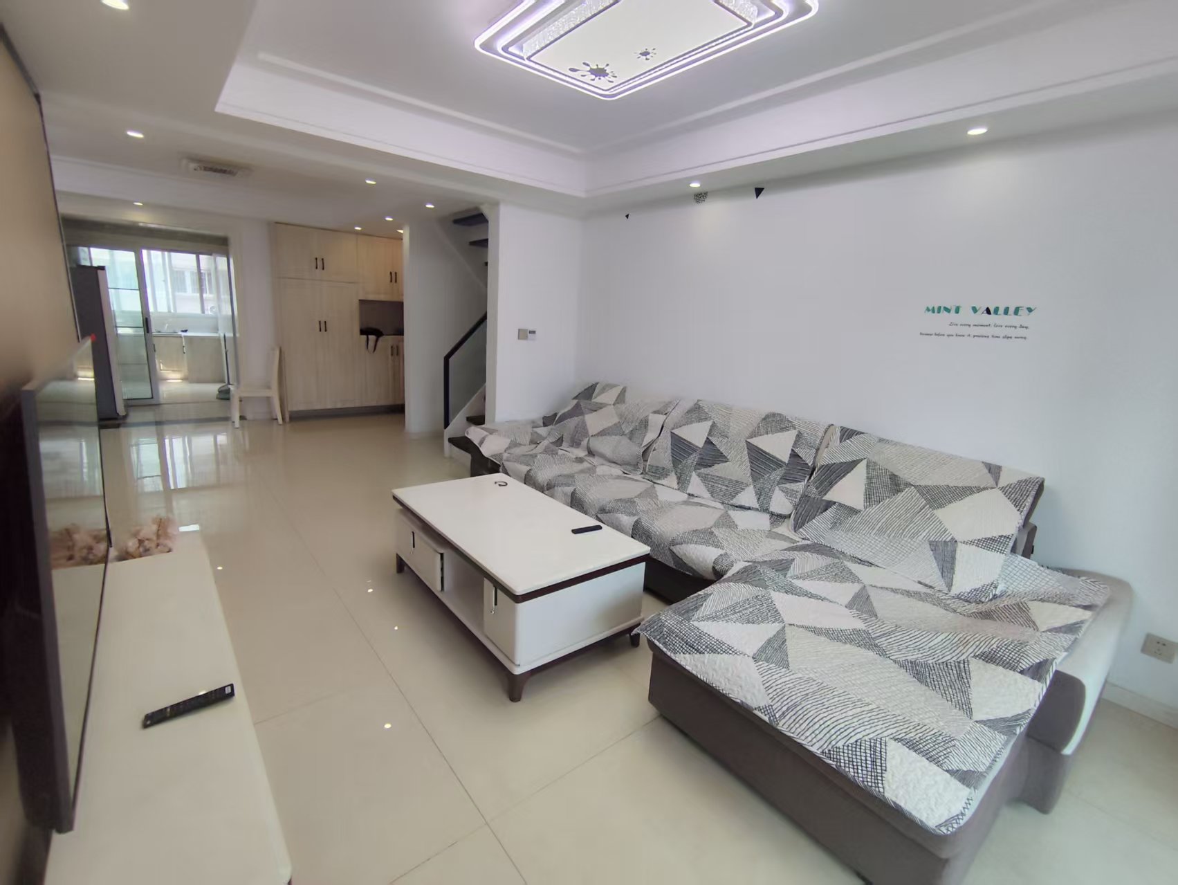 和盛林荫水岸 4室2厅2卫 194m²