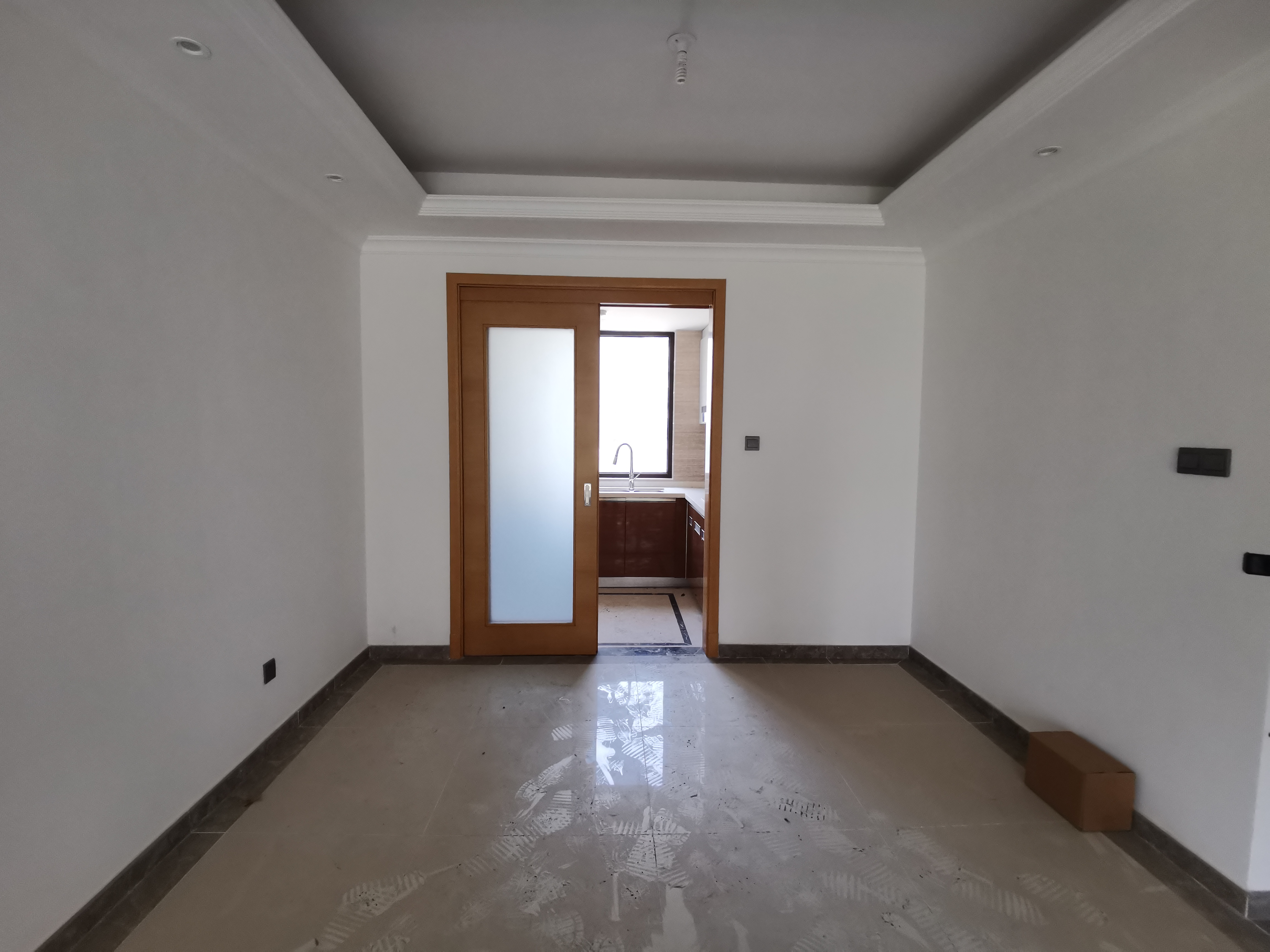 富力院士廷 4室2厅2卫 140.00m&sup2;