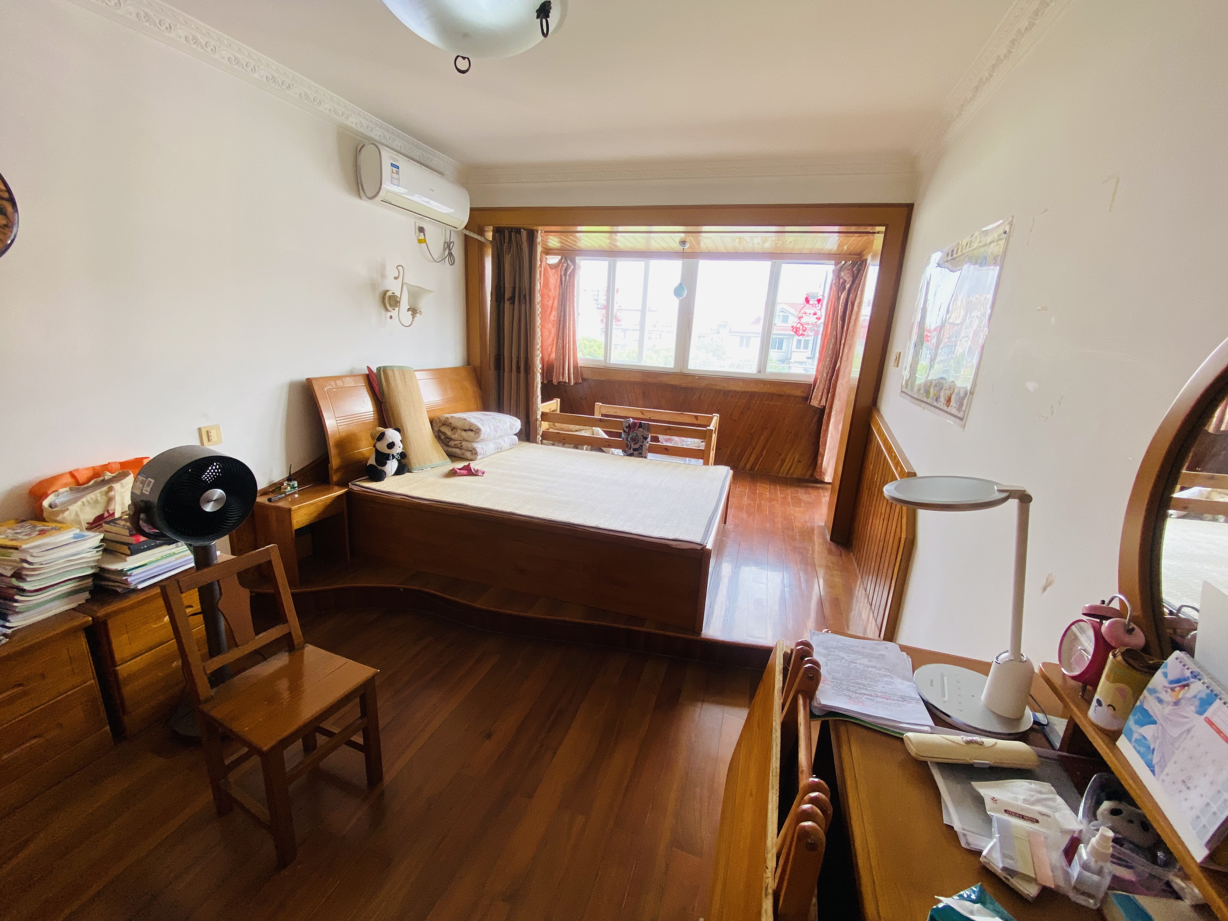 朝晖花园 4室2厅2卫 204.3m&sup2;