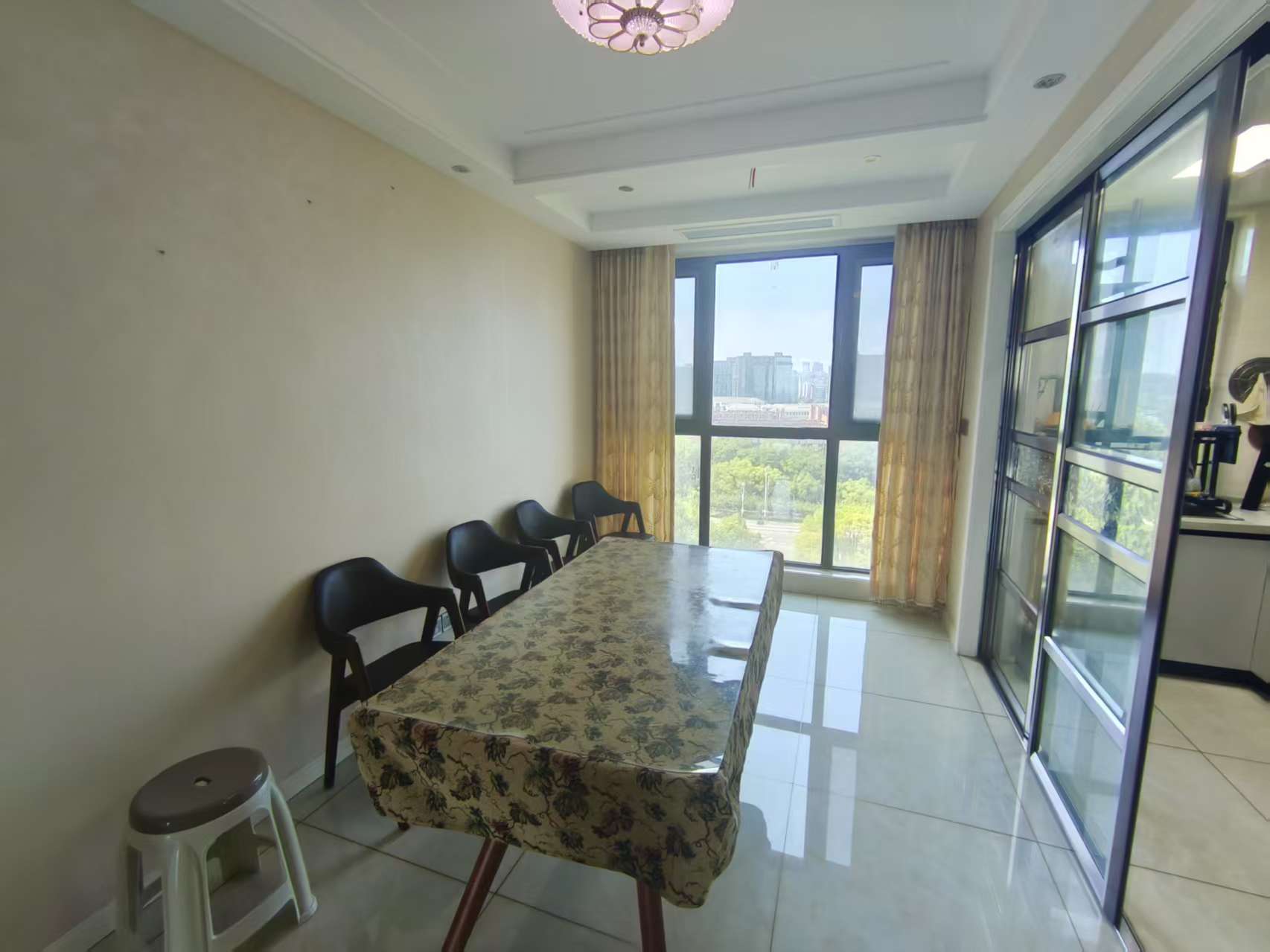 苏建学府雅居 3室2厅2卫 136.39m&sup2;