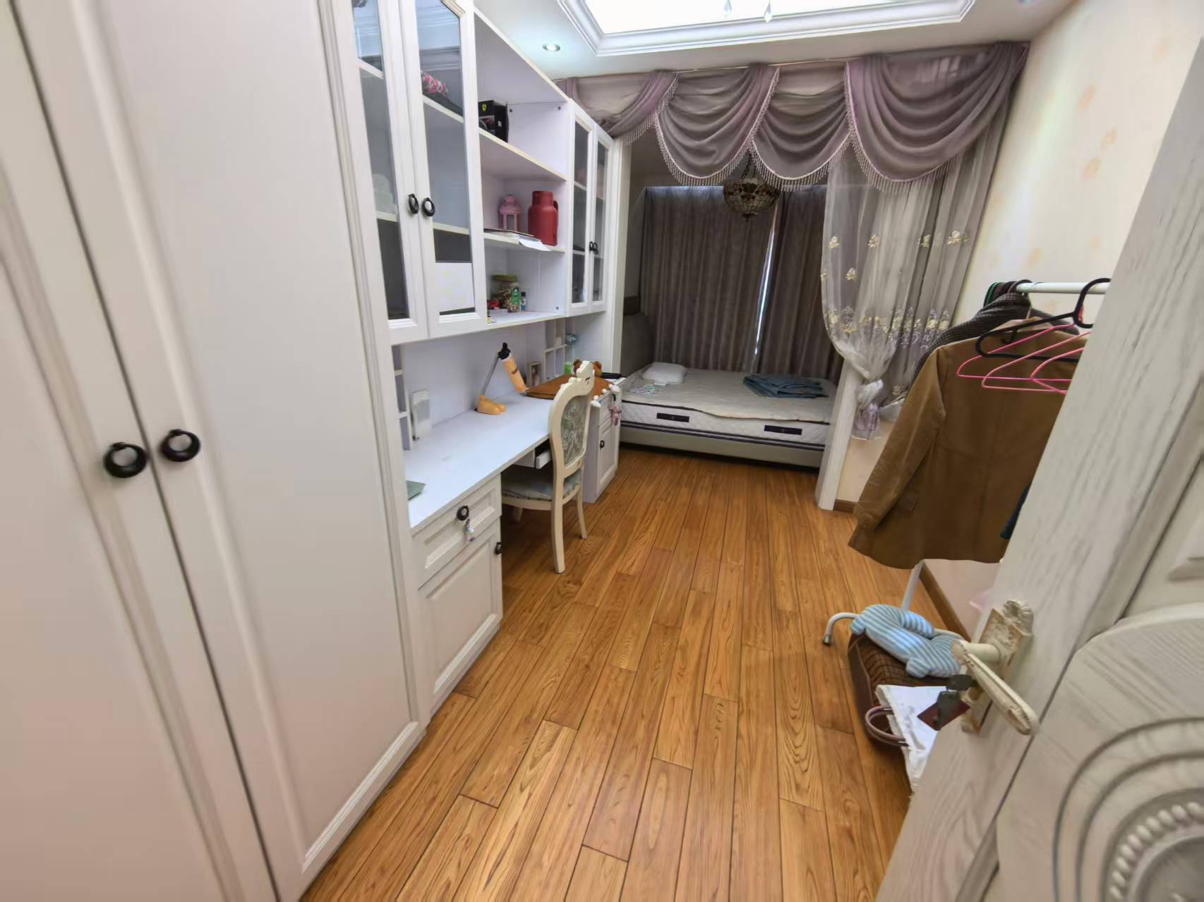 恒盛豪庭 3室2厅2卫 132m&sup2;