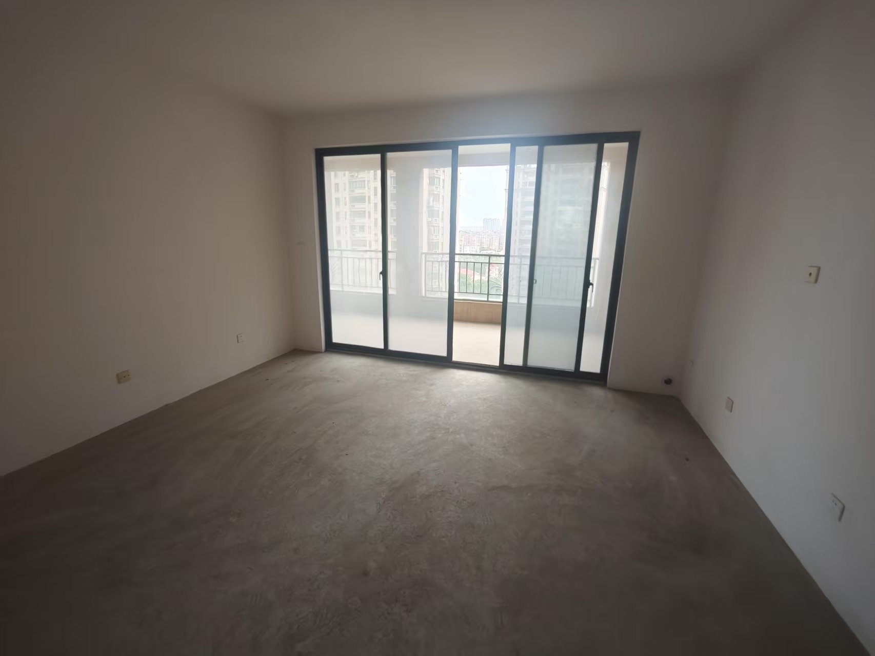 德诚翠湖湾 5室2厅3卫 204.33m²