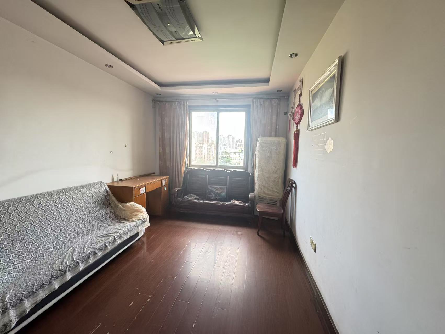 虹桥新村(朝霞路) 3室1厅1卫 72.00m&sup2;