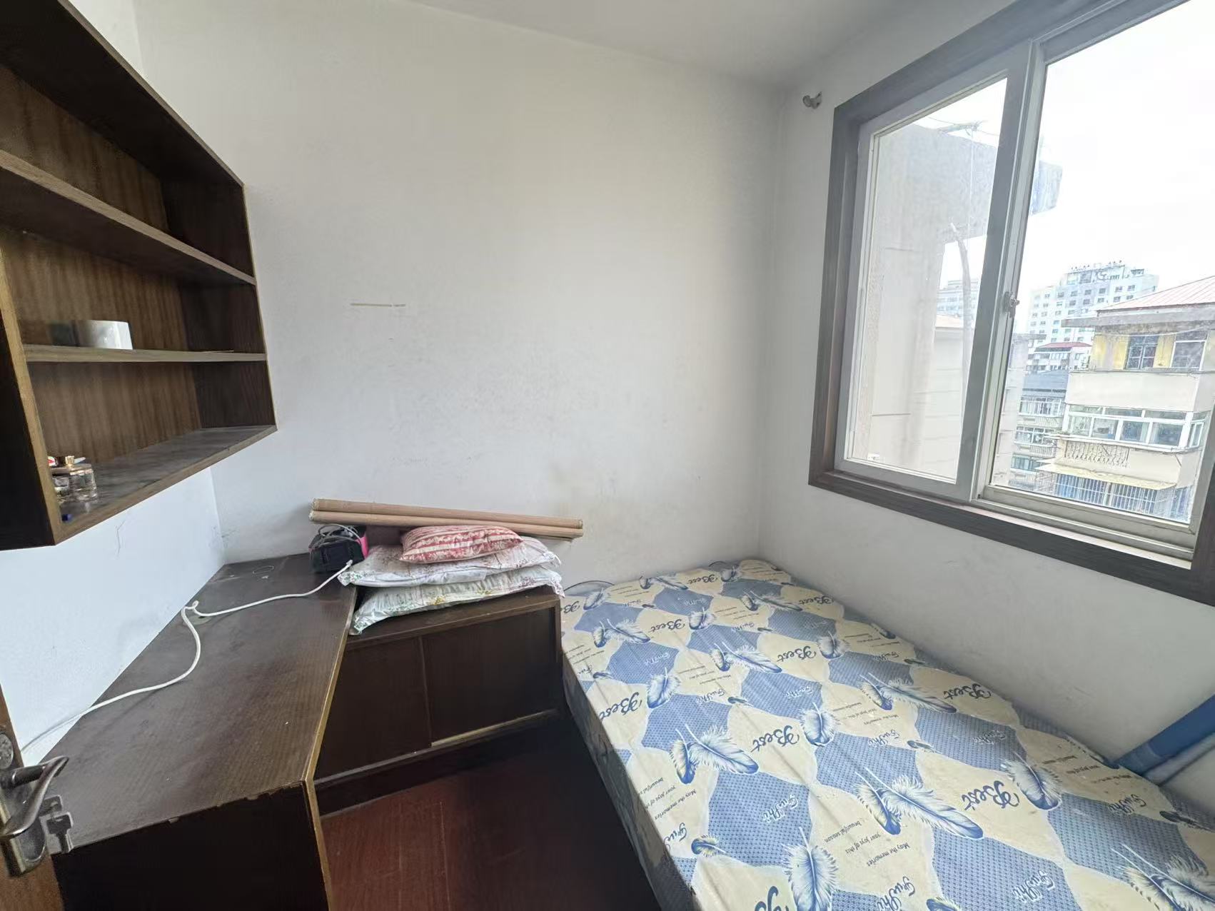 虹桥新村(朝霞路) 3室1厅1卫 72.00m&sup2;