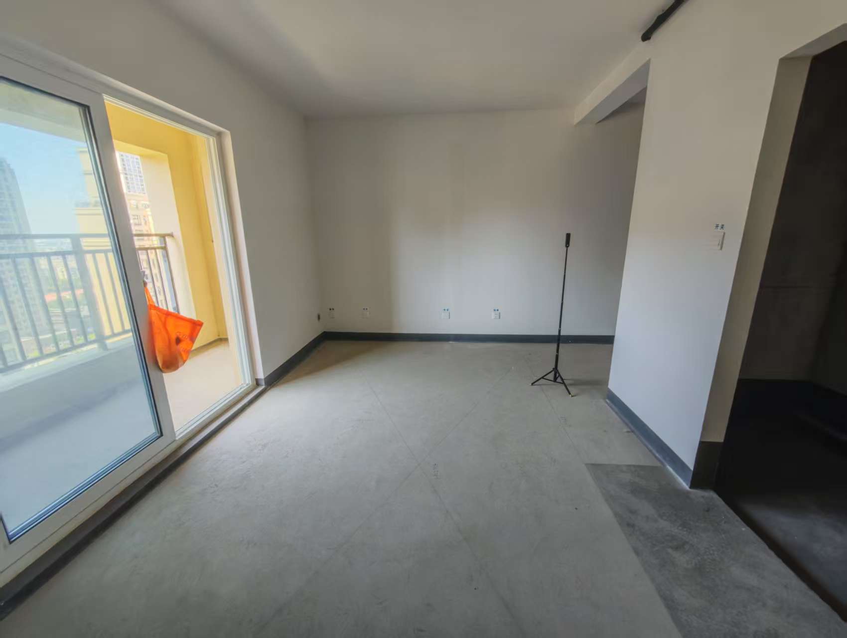 世茂新界 3室2厅2卫 90.00m&sup2;