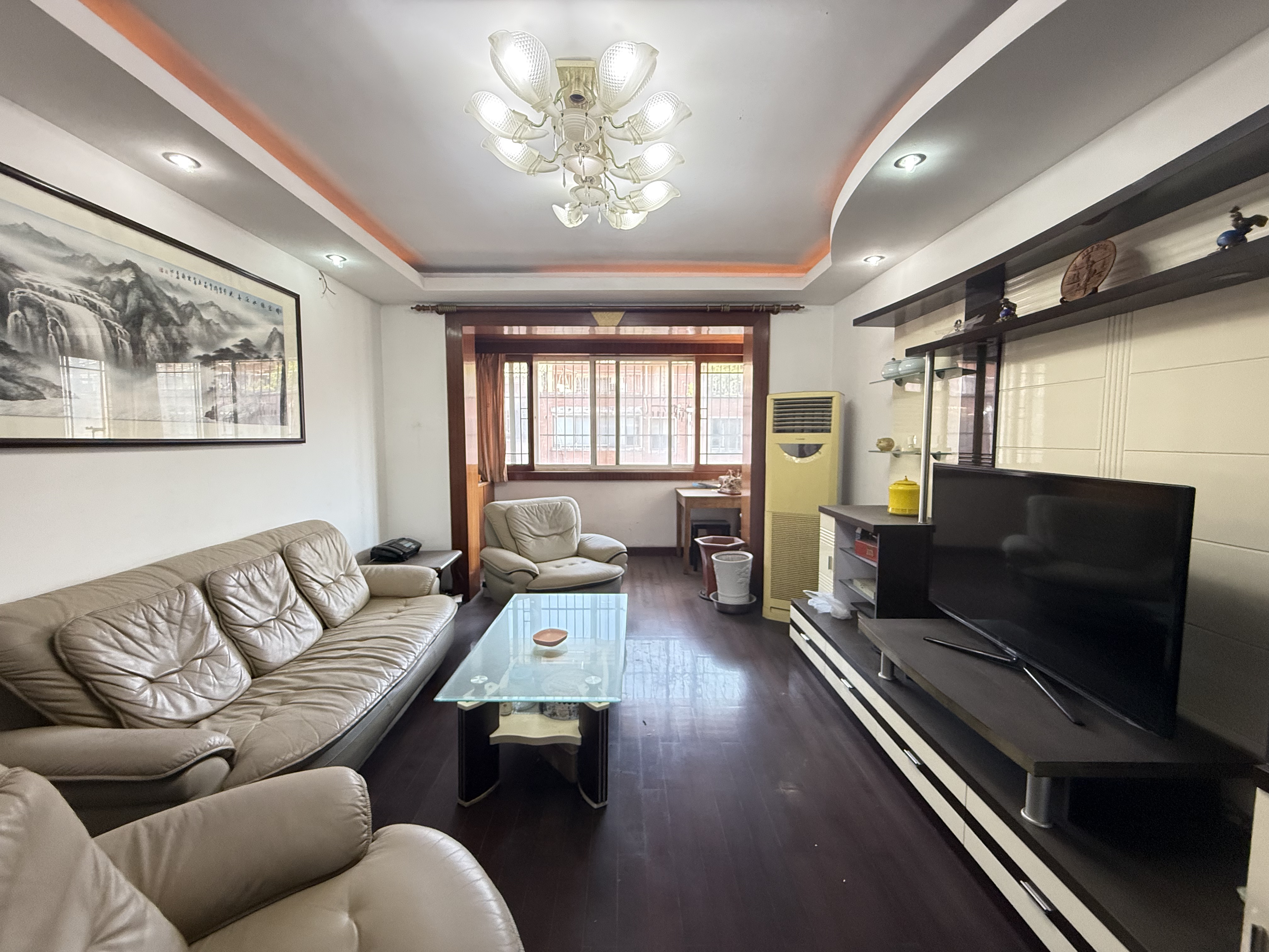 佳成花苑 3室2厅2卫 134.44m²