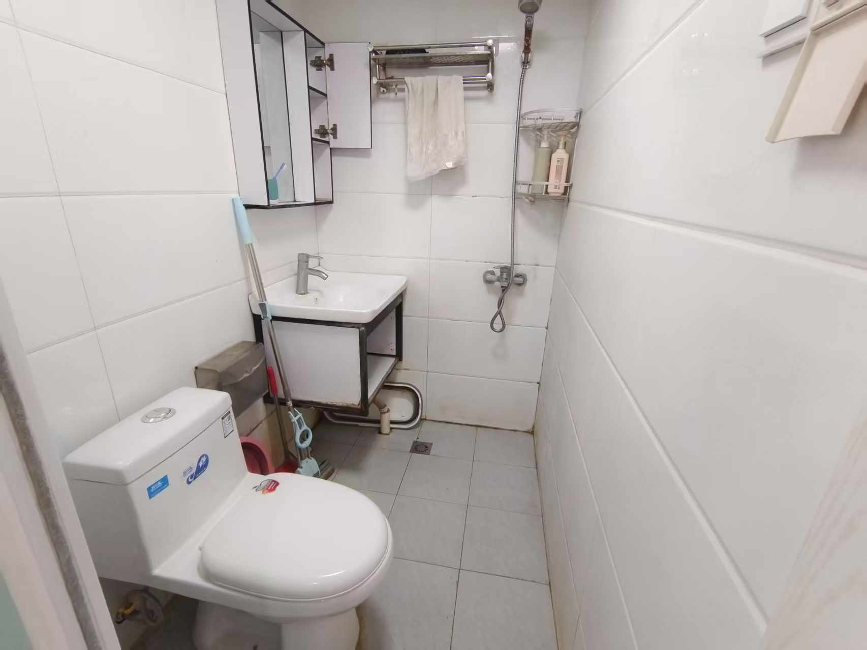 虹桥新村(朝霞路) 2室1厅1卫 65m&sup2;