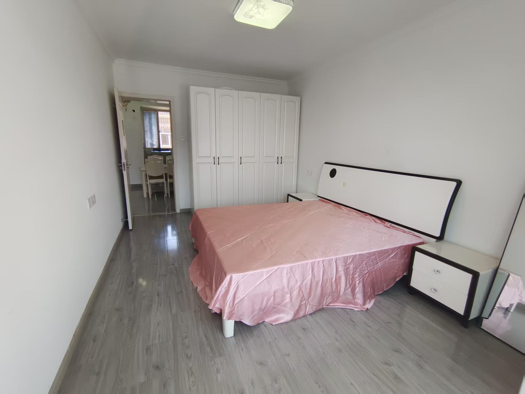 虹桥新村(朝霞路) 2室1厅1卫 65m&sup2;