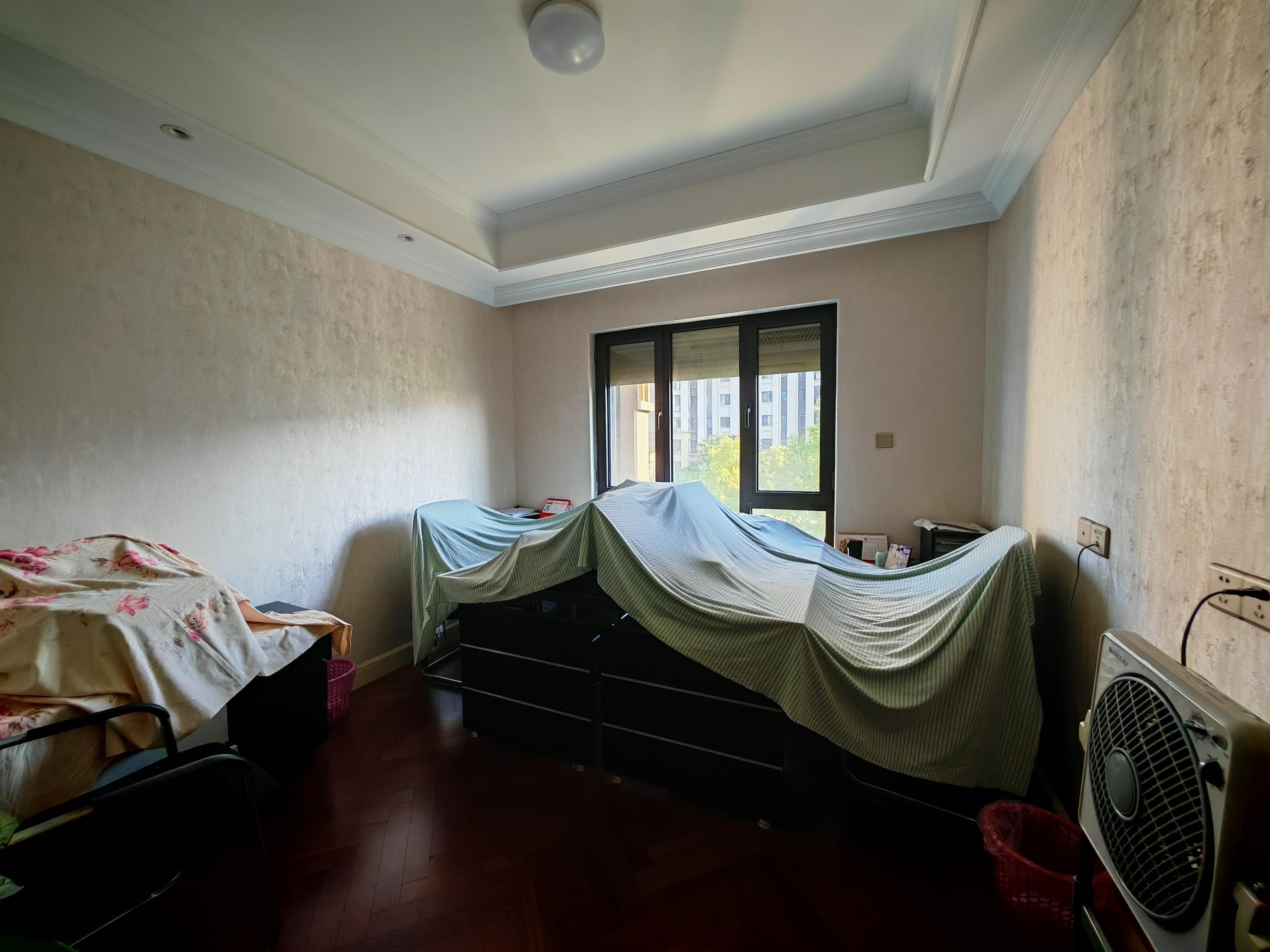 中海铂樾府 4室2厅2卫 143.00m&sup2;