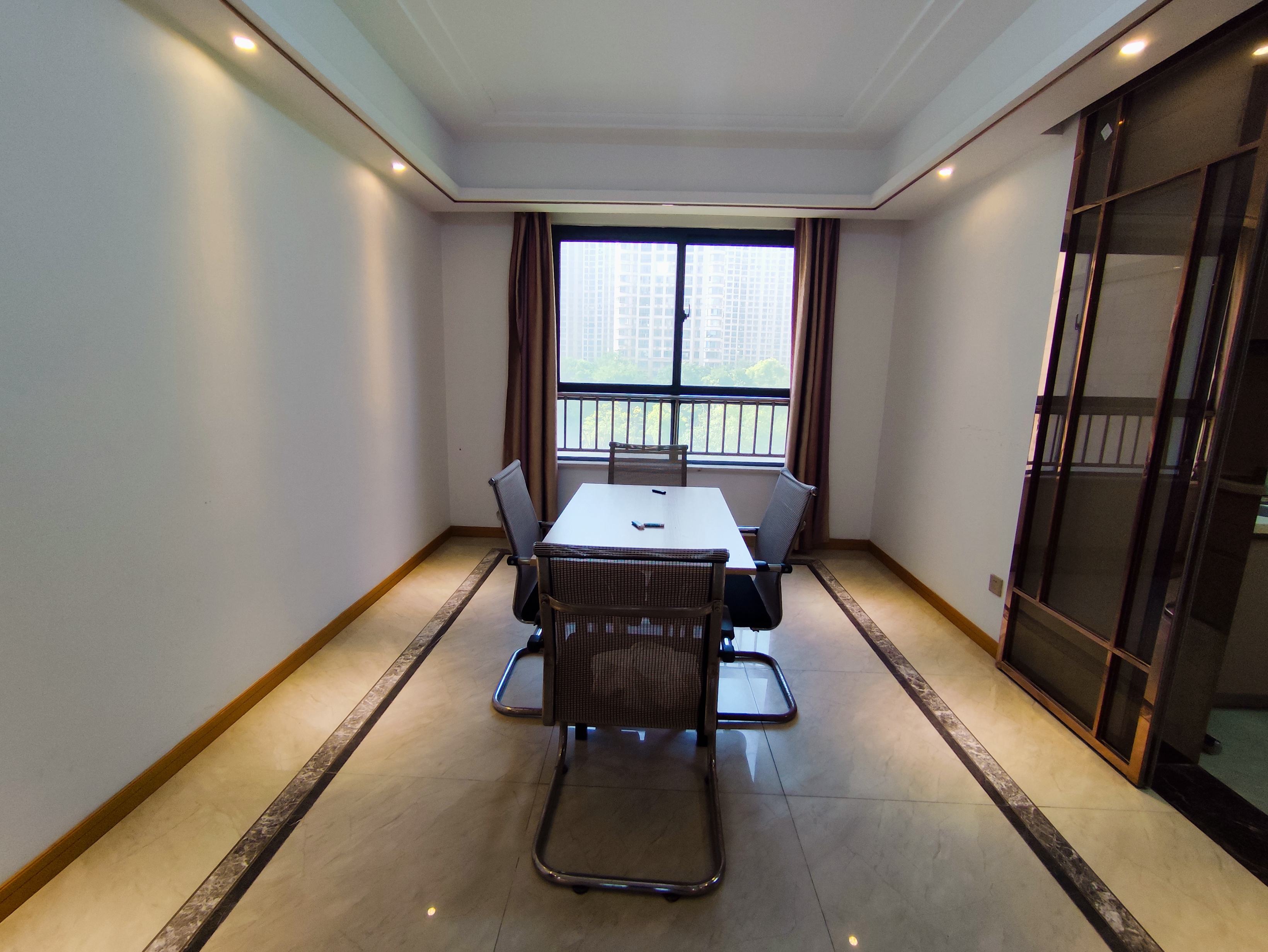 中南世纪花城三期 4室2厅2卫 177.89m&sup2;