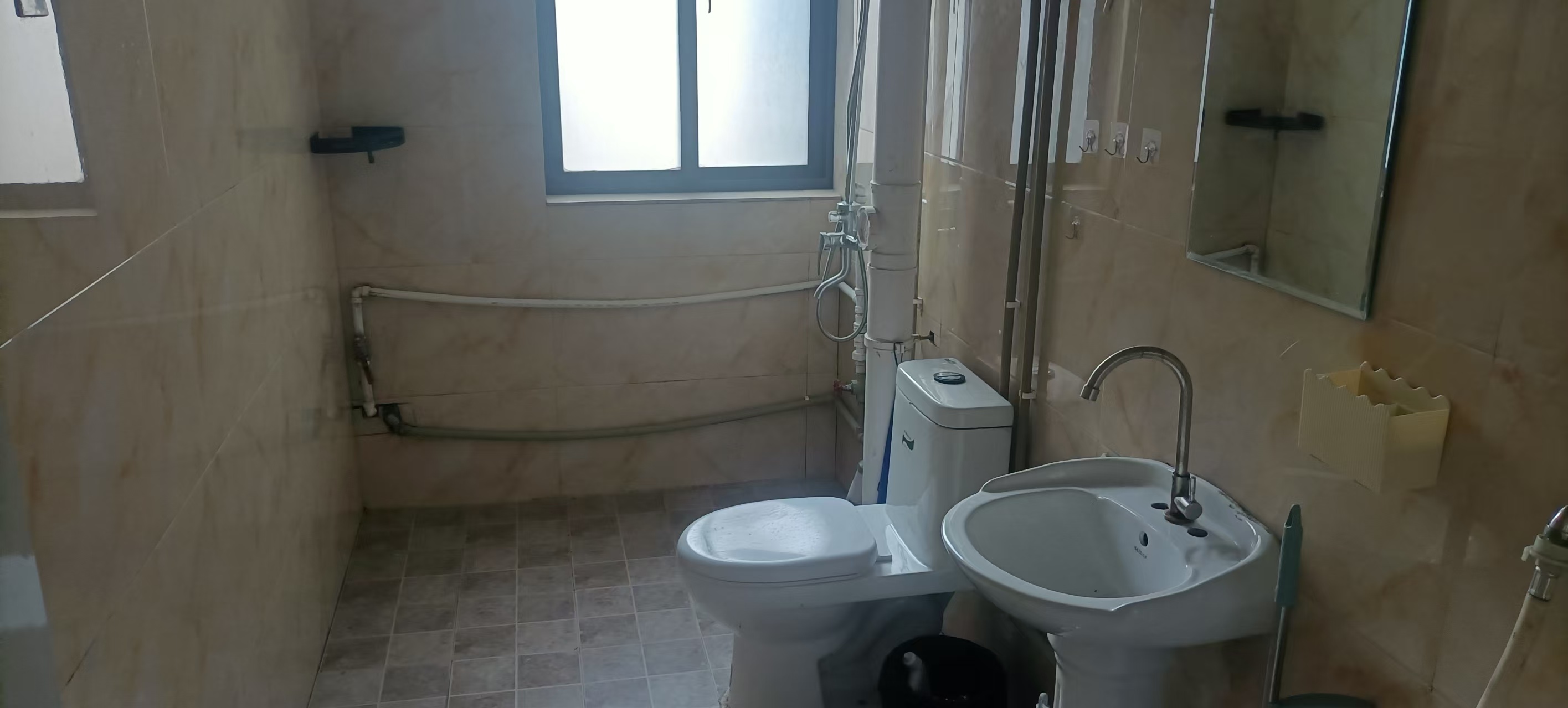 紫东南苑南区 2室1厅1卫 96m&sup2;