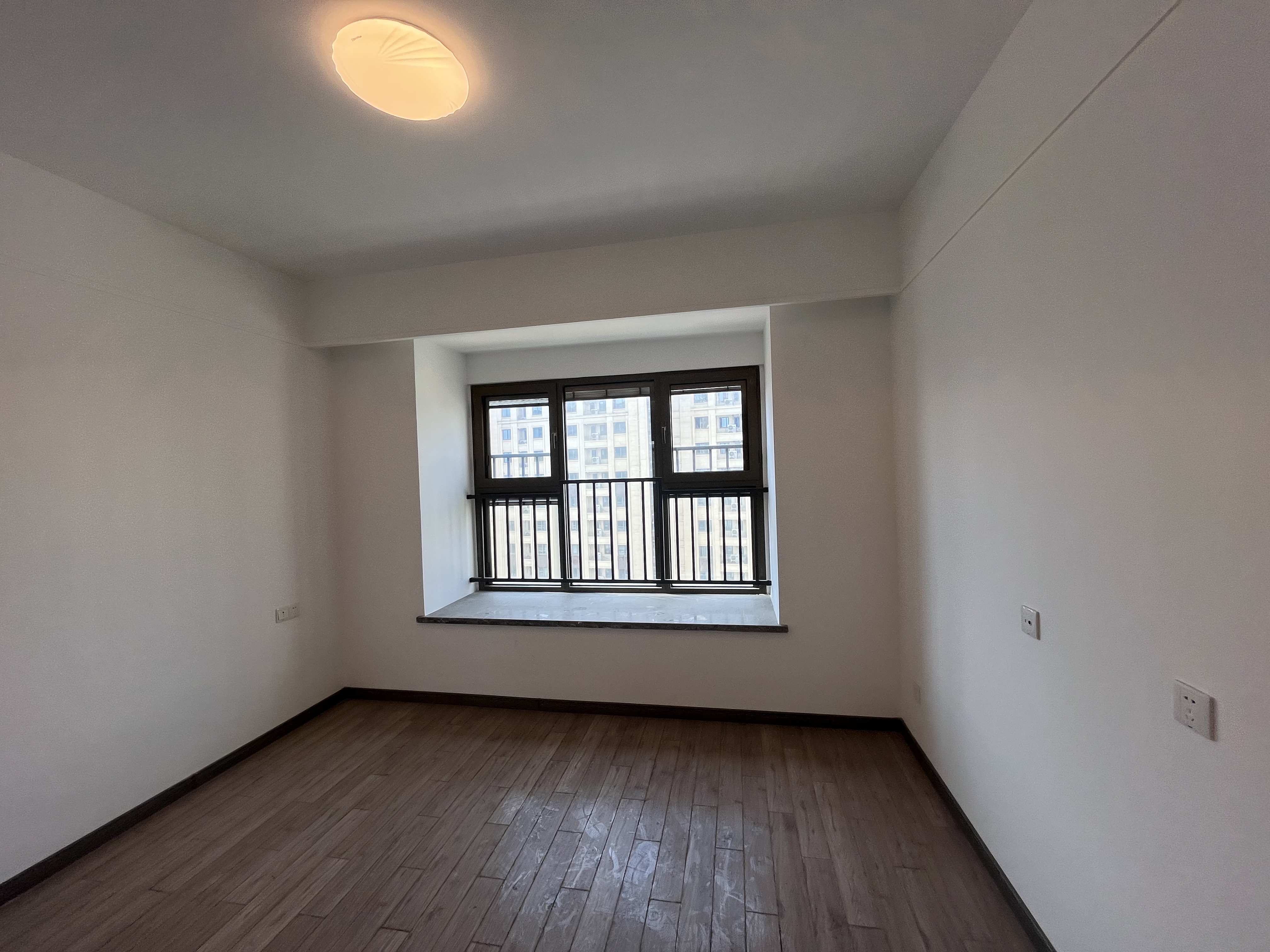 雅居乐鑫基中央公馆东区 4室2厅2卫 182.27m&sup2;