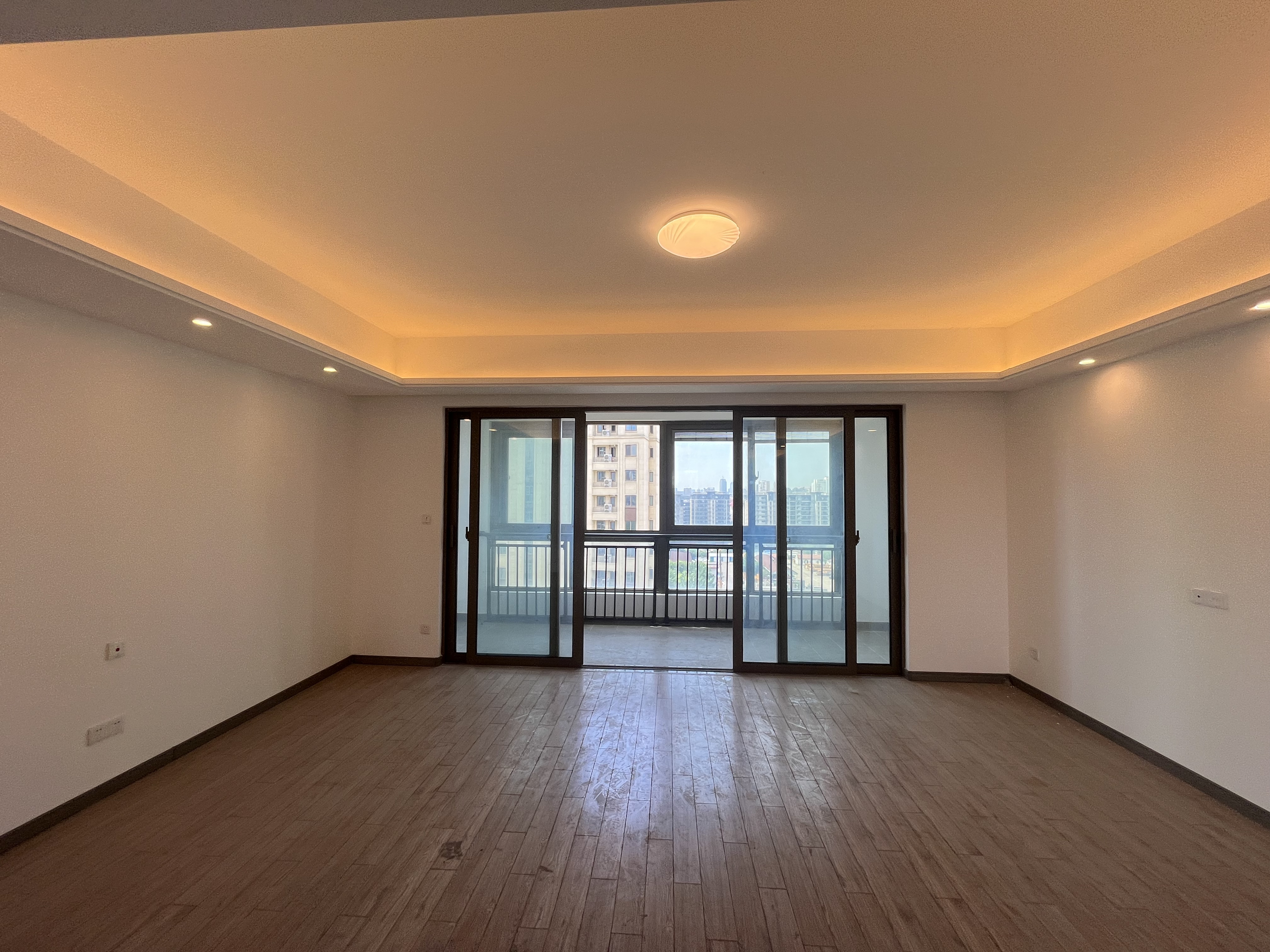 雅居乐鑫基中央公馆东区 4室2厅3卫 182.00m²