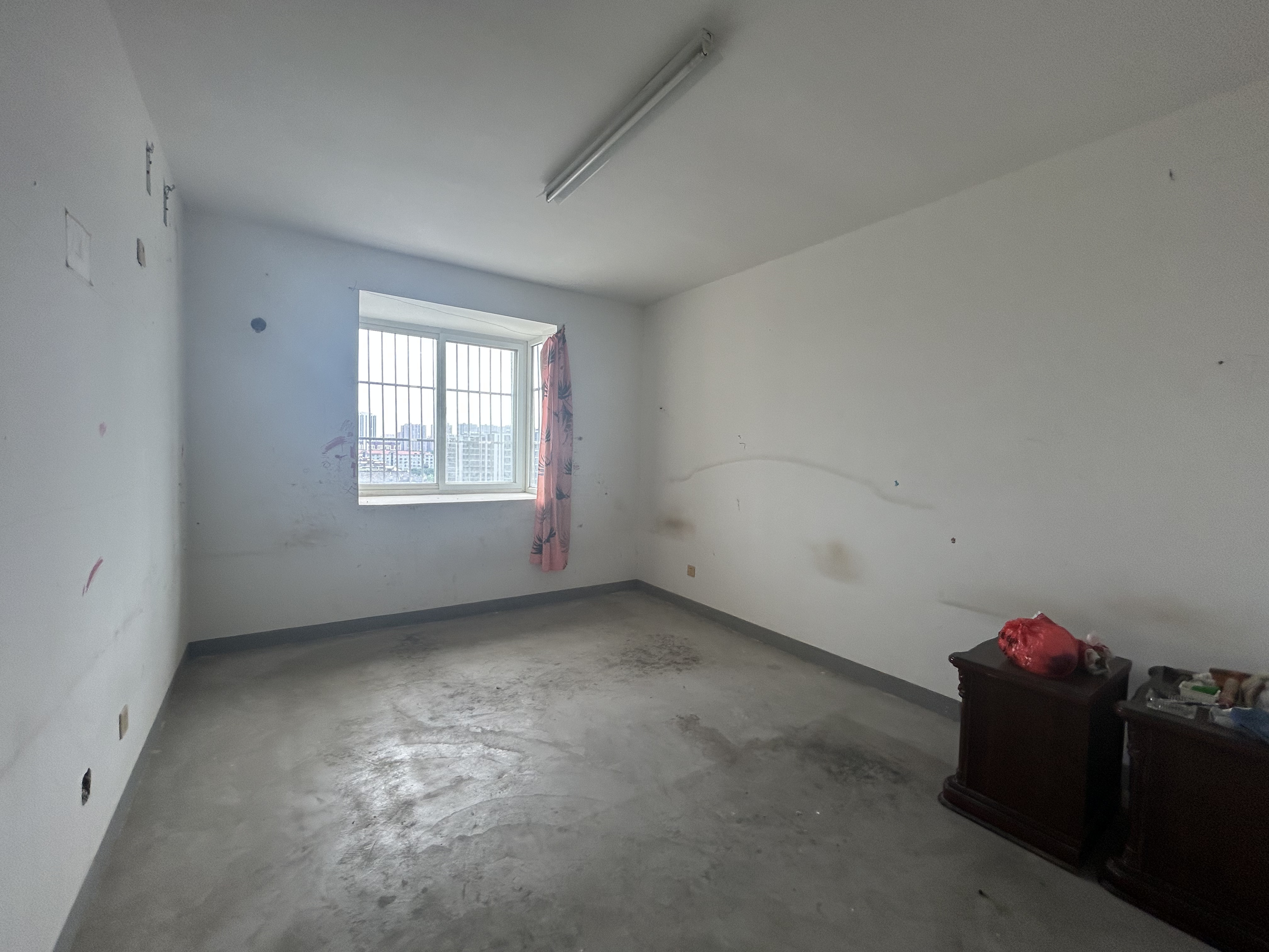 天山花苑西区 3室2厅2卫 145m&sup2;