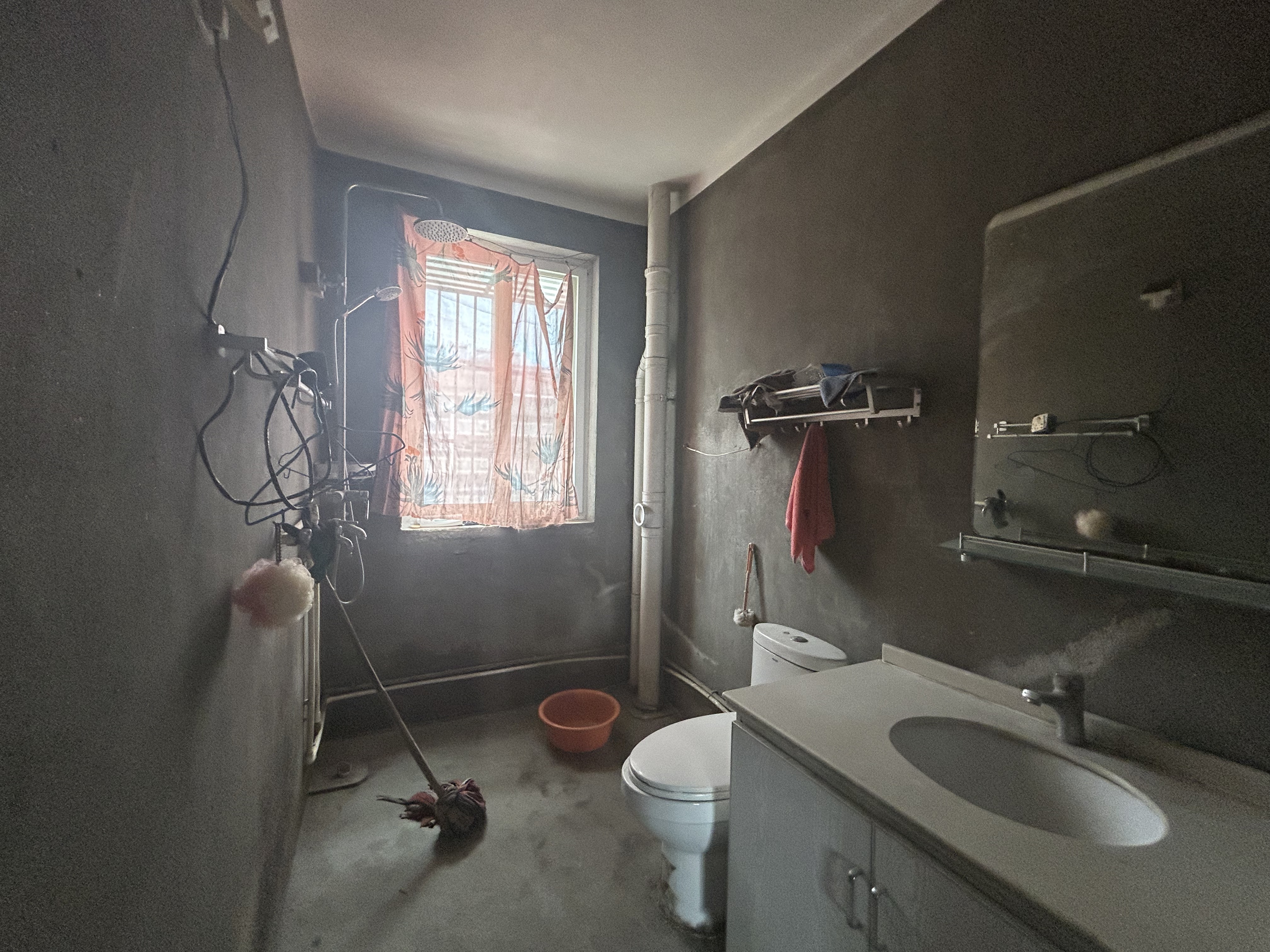 天山花苑西区 3室2厅2卫 145m&sup2;