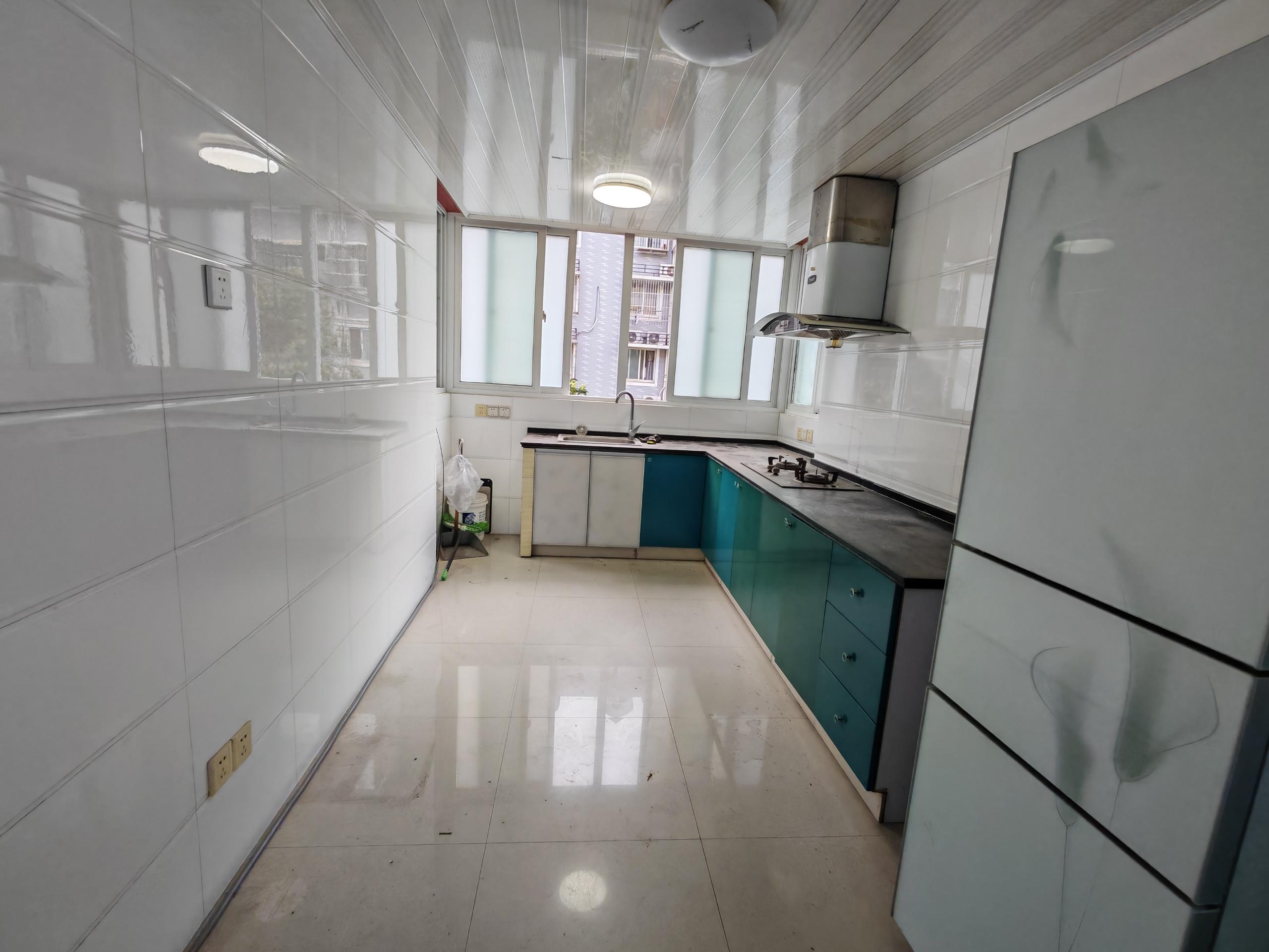 天山花苑西区 2室2厅1卫 80m&sup2;