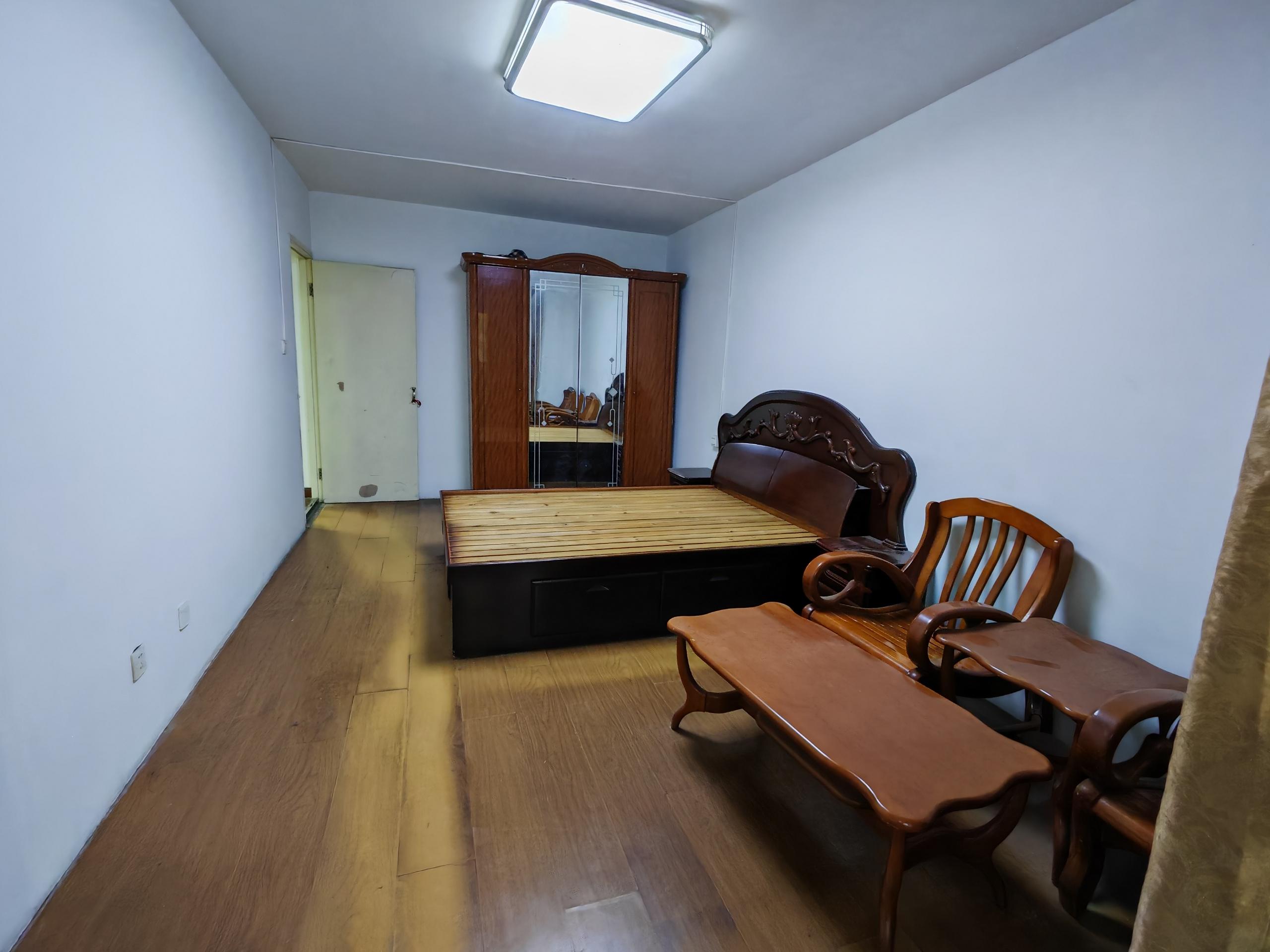 天山花苑西区 2室2厅1卫 80m&sup2;