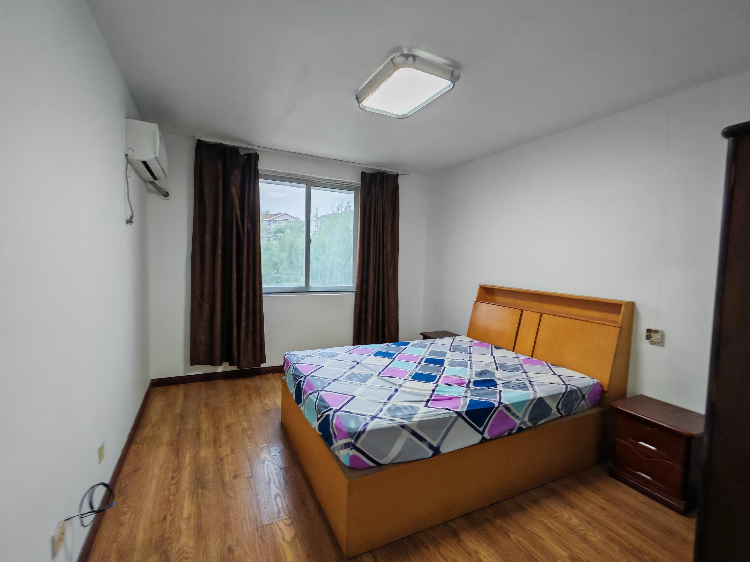 天山花苑西区 2室2厅1卫 80m&sup2;