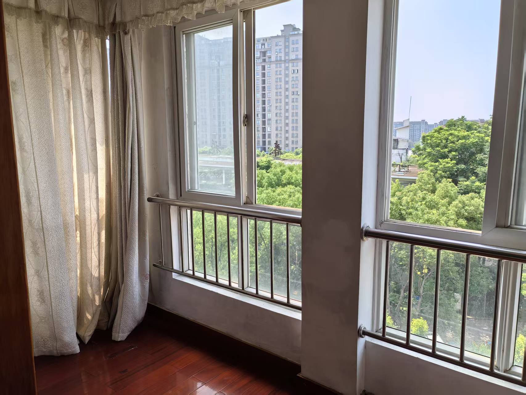 春晖花园 4室2厅2卫 158m&sup2;