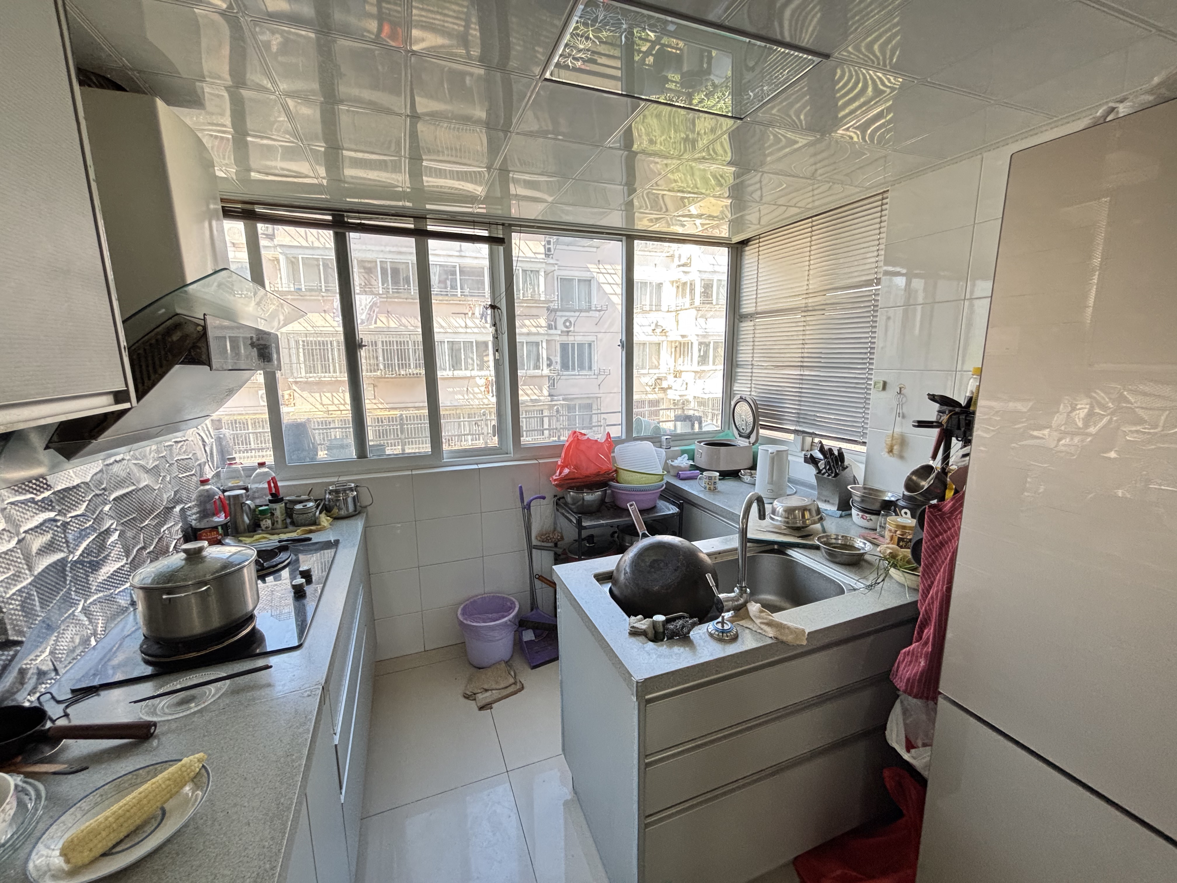 紫东花苑 3室2厅2卫 130m&sup2;