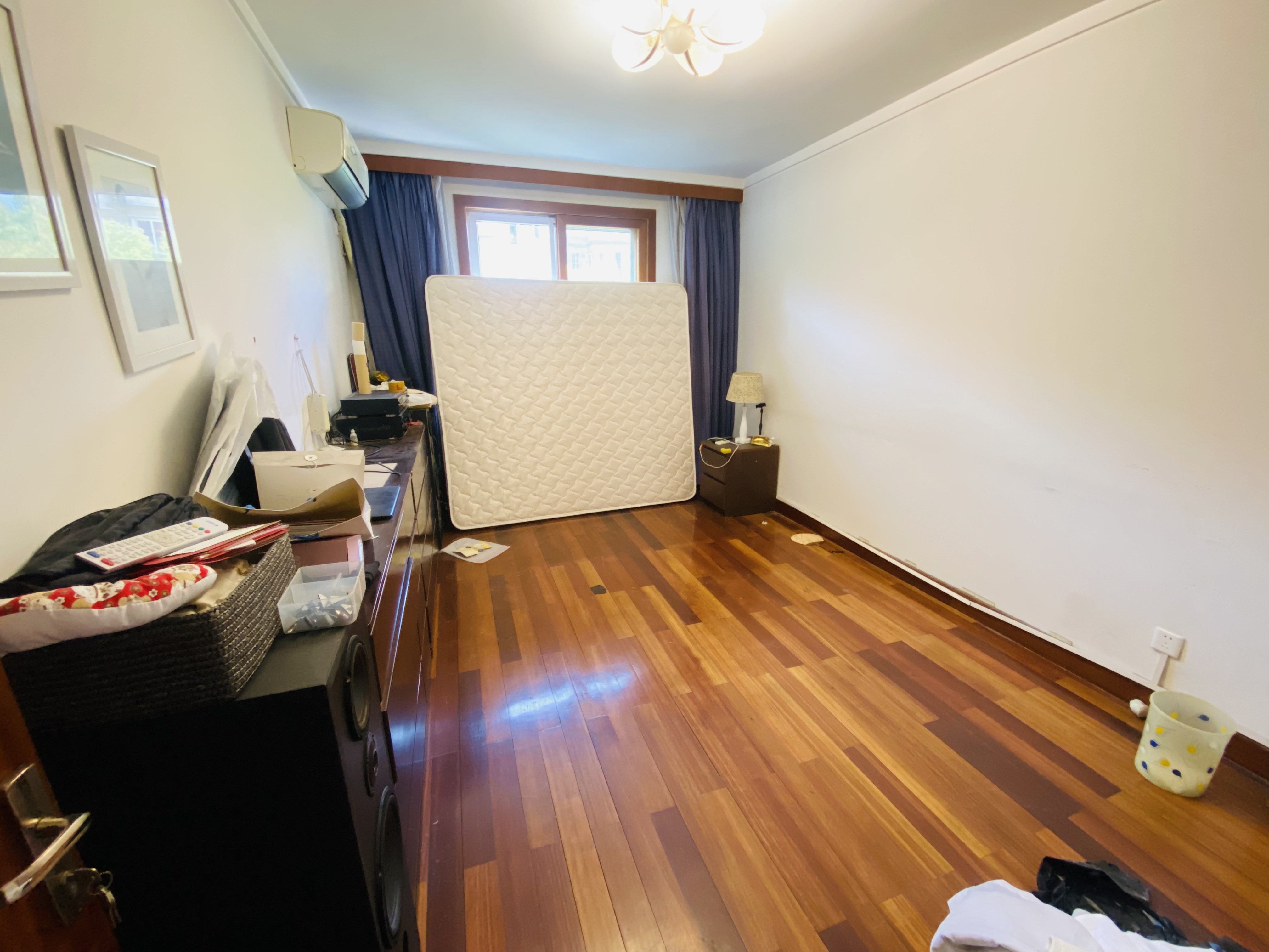 朝晖花园 3室2厅2卫 136m&sup2;