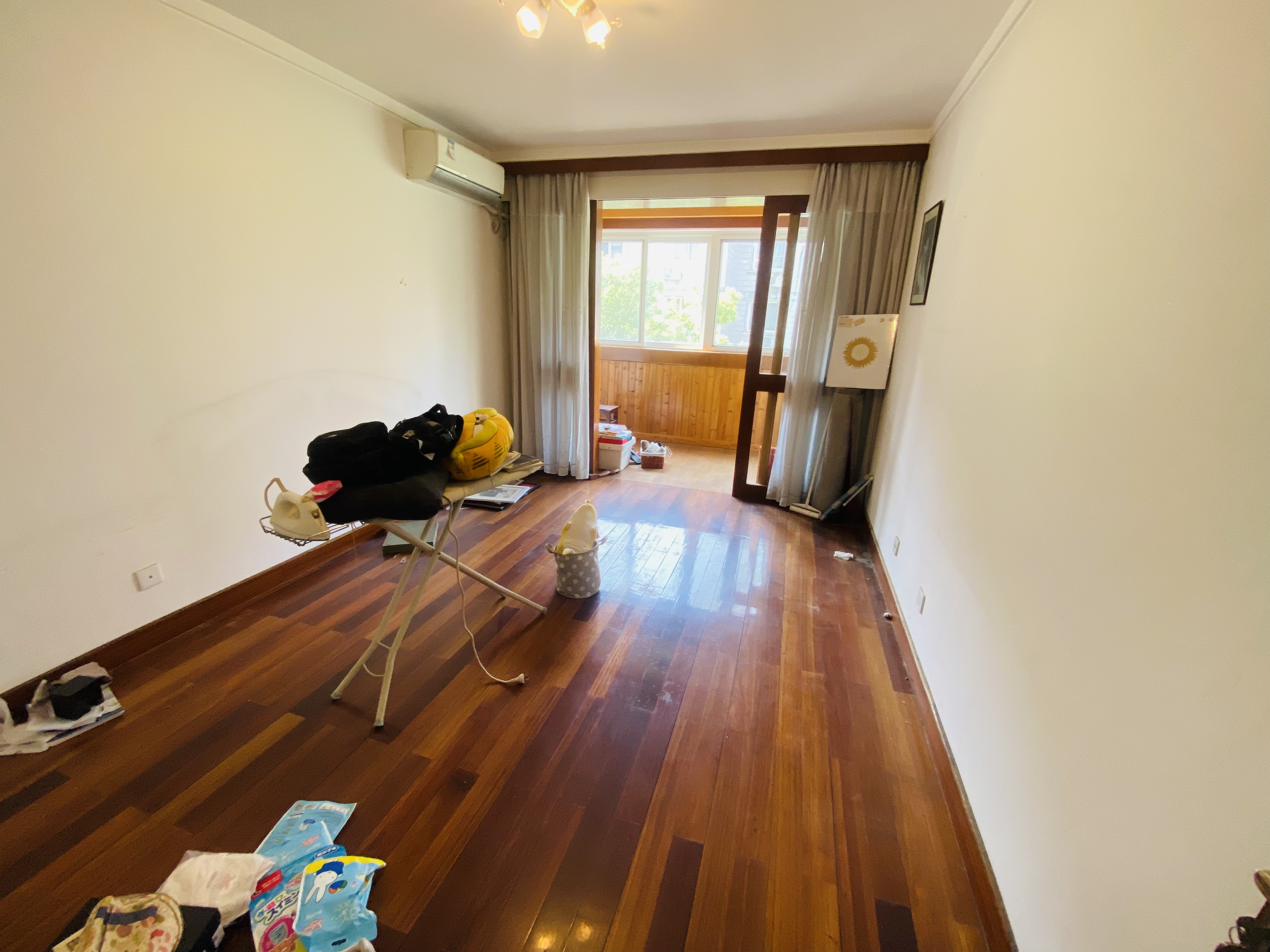 朝晖花园 3室2厅2卫 136m&sup2;