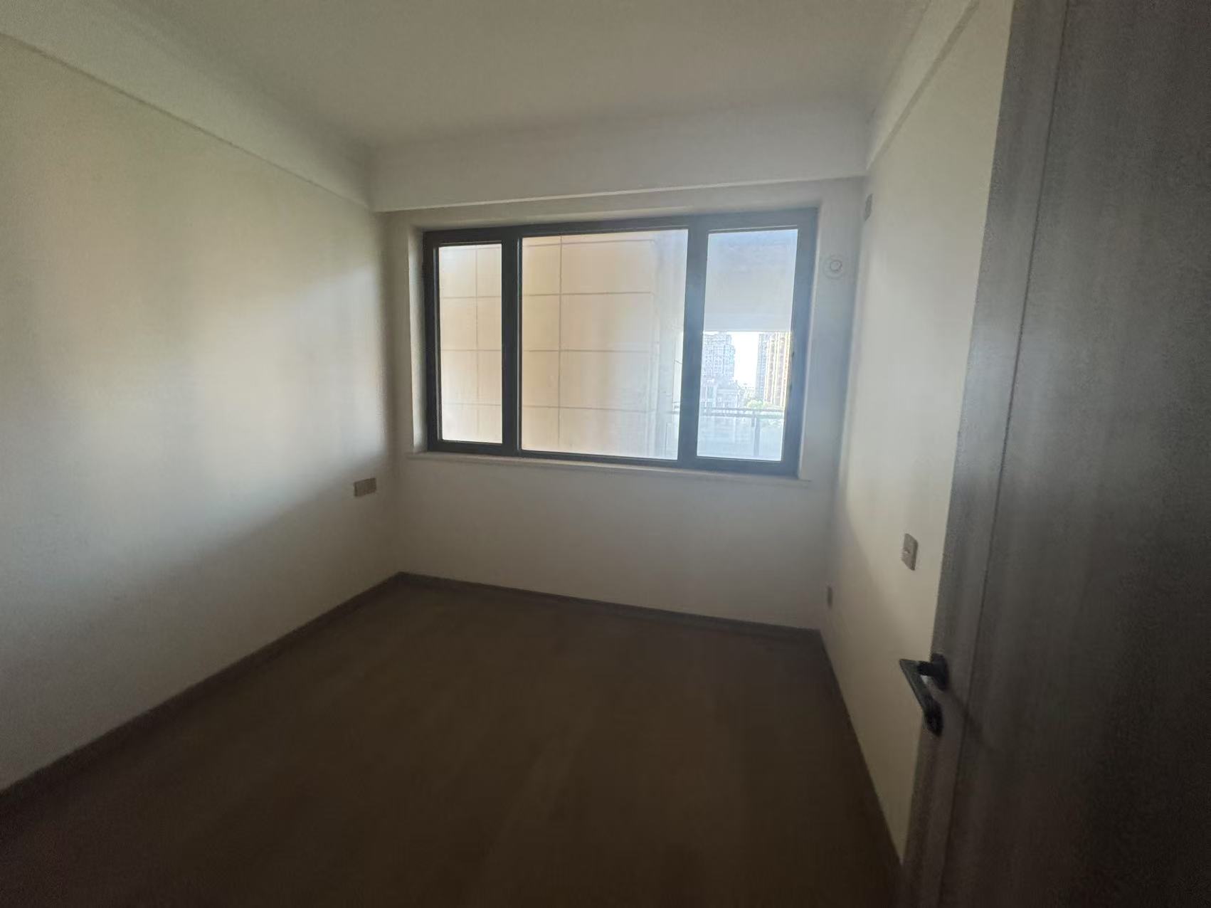中创大都会 3室2厅1卫 96m&sup2;