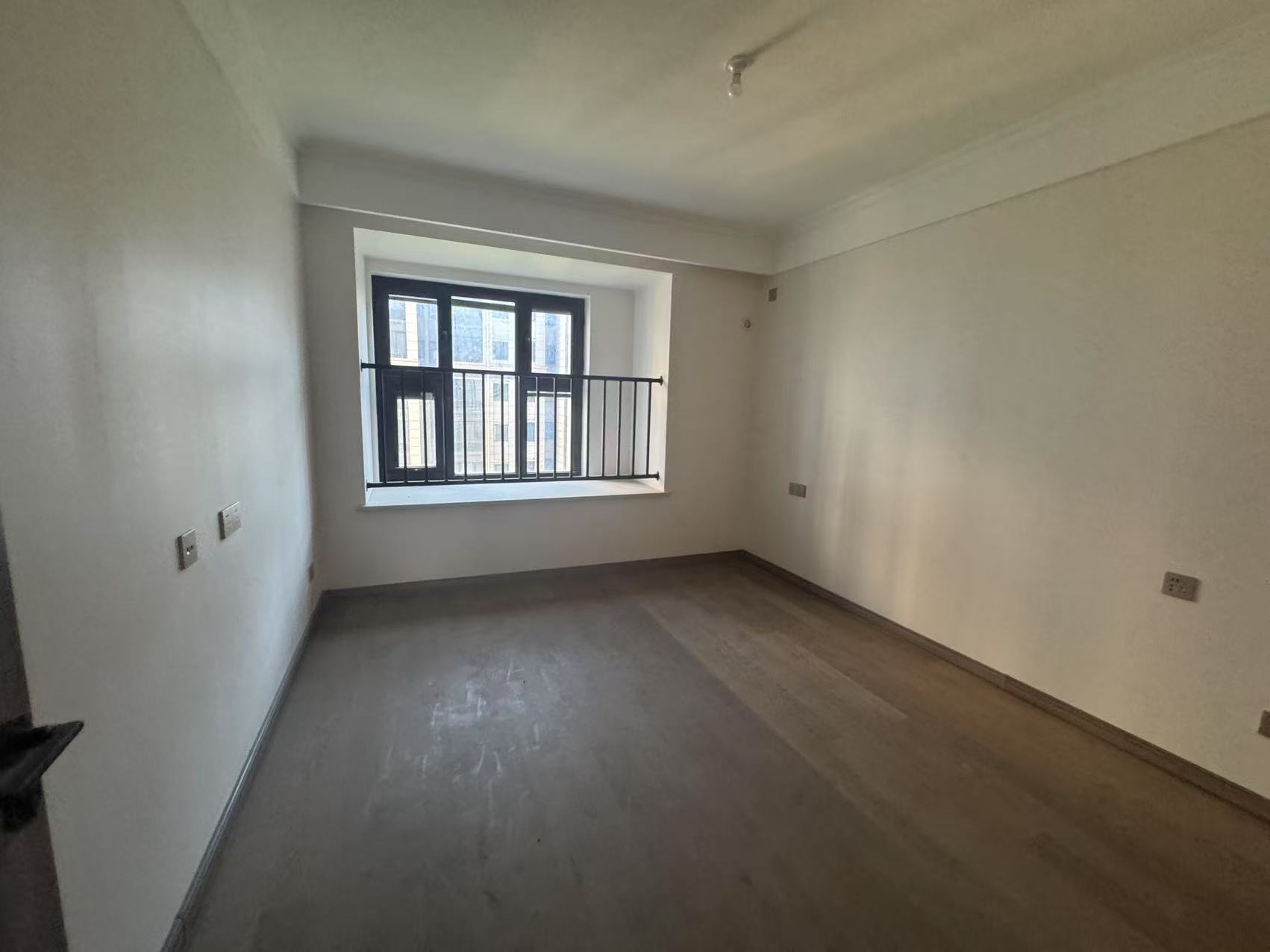 中创大都会 3室2厅1卫 96m&sup2;