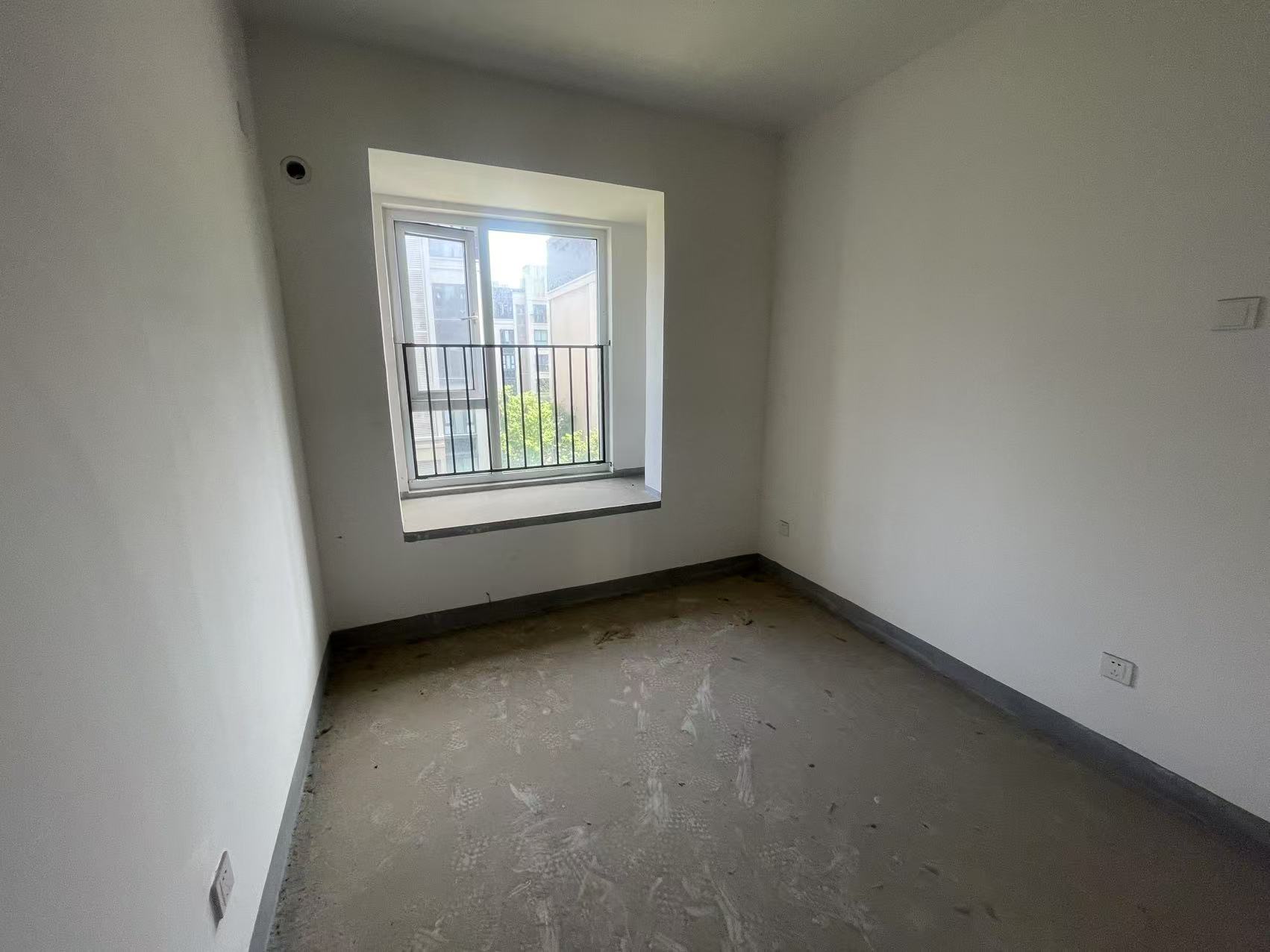 金地繁茂里 4室2厅2卫 133m&sup2;