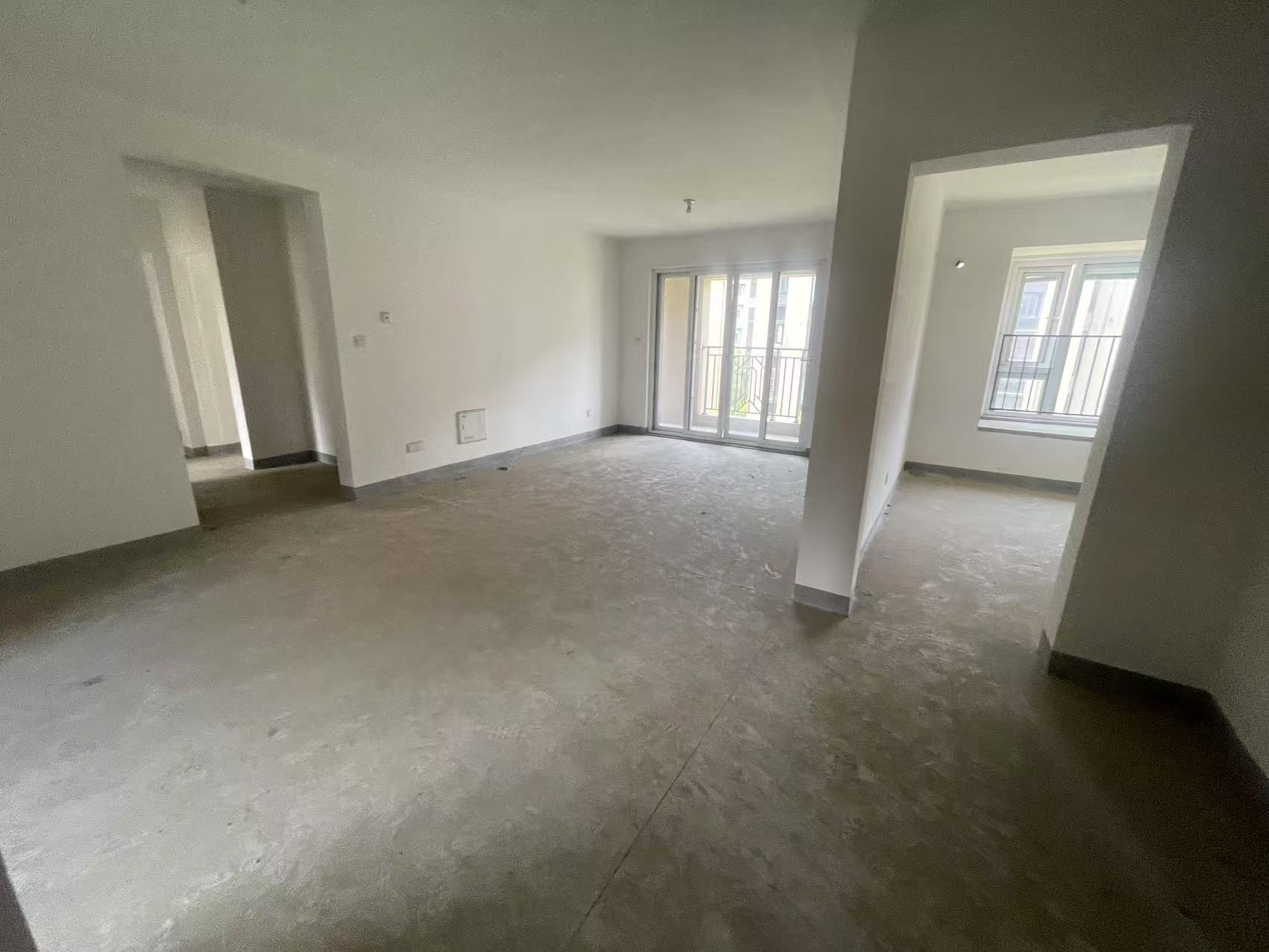 金地繁茂里 4室2厅2卫 133m&sup2;