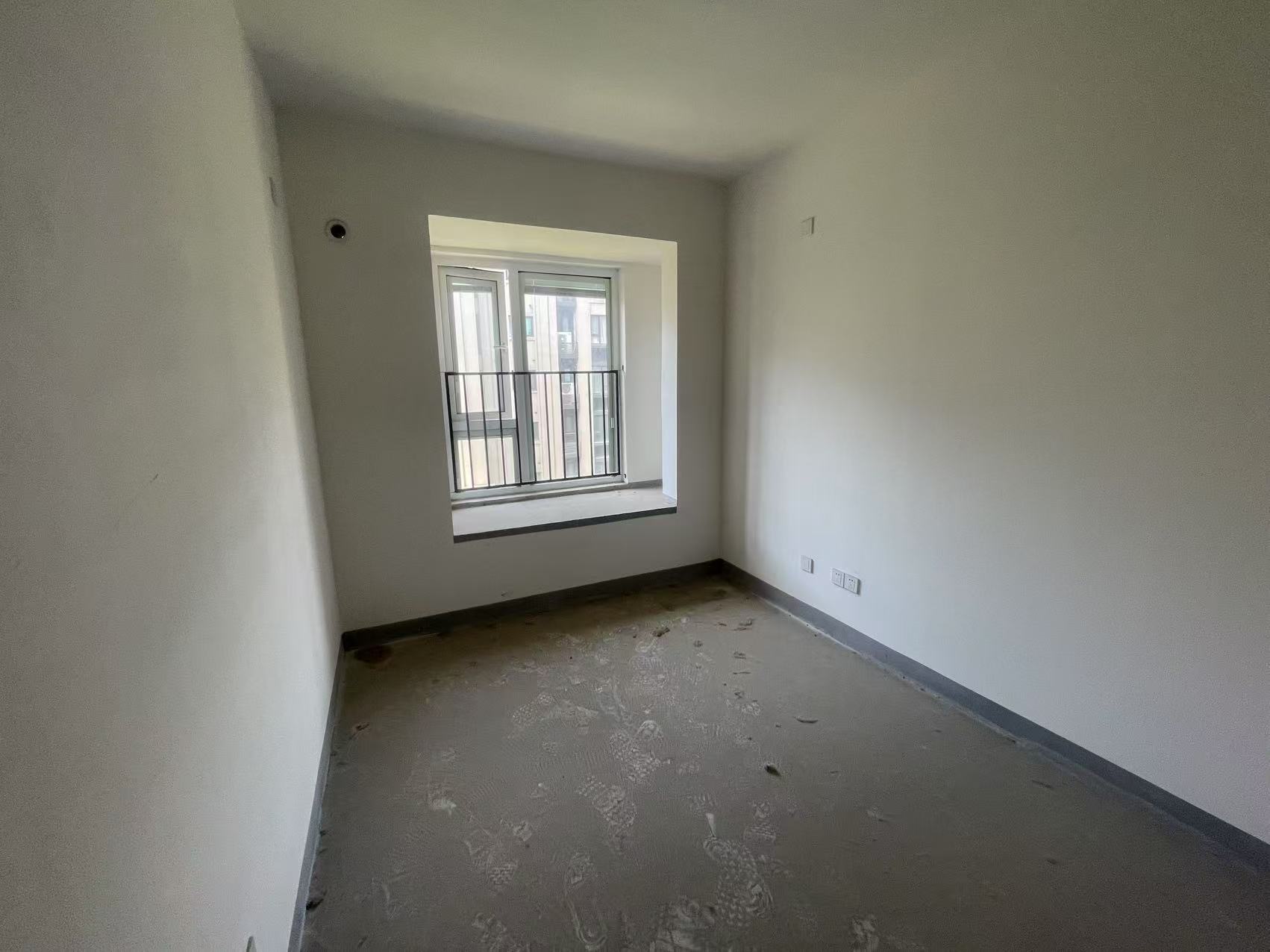 金地繁茂里 4室2厅2卫 133m&sup2;
