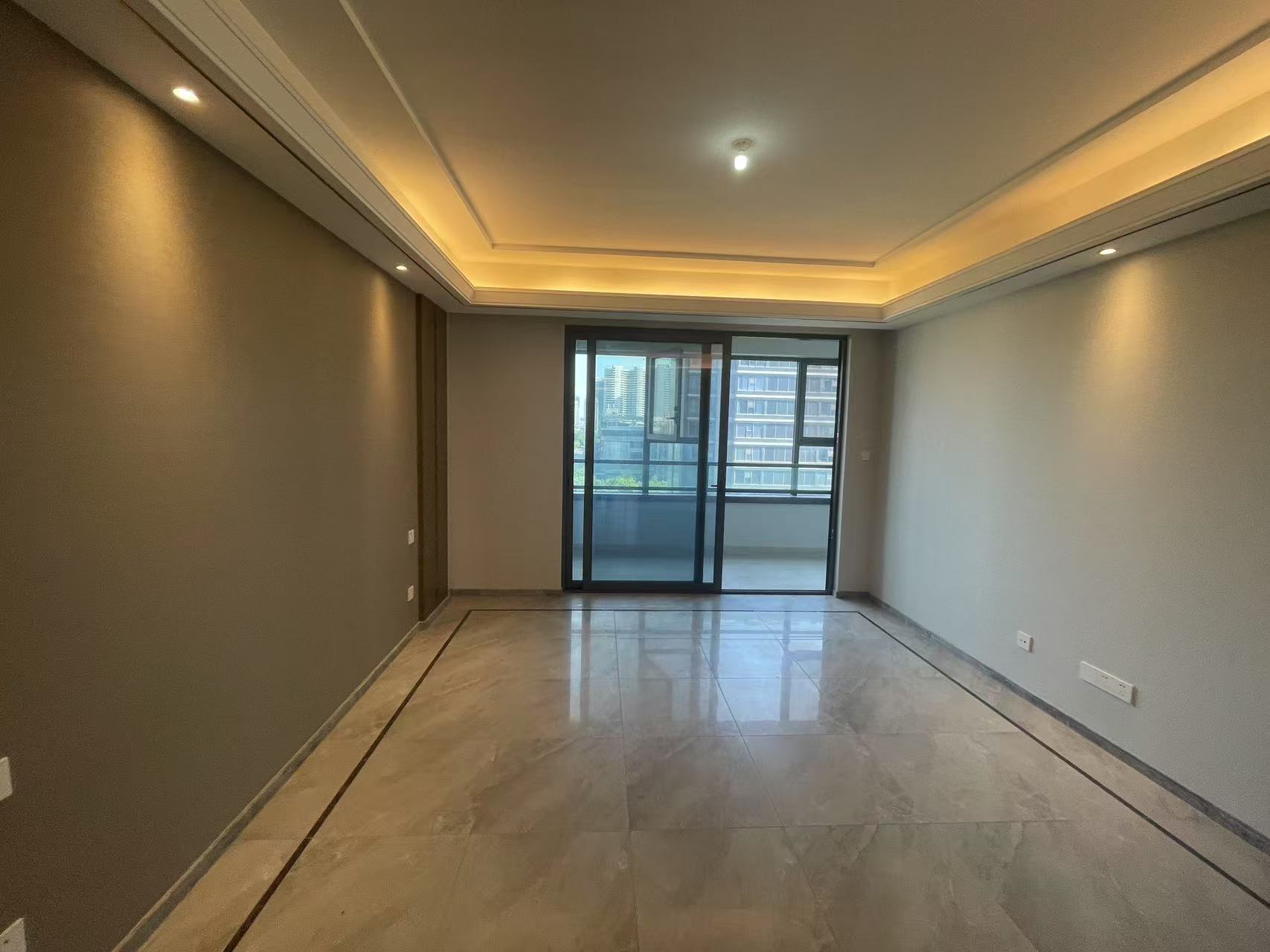 绿城&middot;晓风印月 4室2厅2卫 161.4m&sup2;
