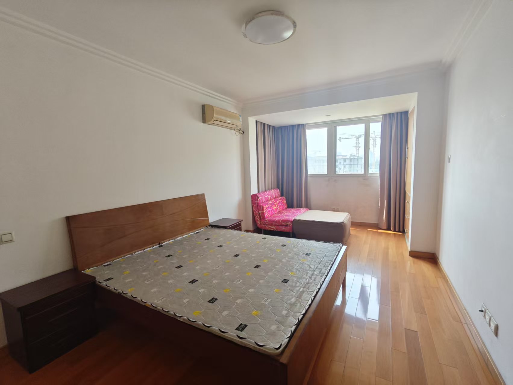 锦江苑 3室2厅2卫 130.00m&sup2;