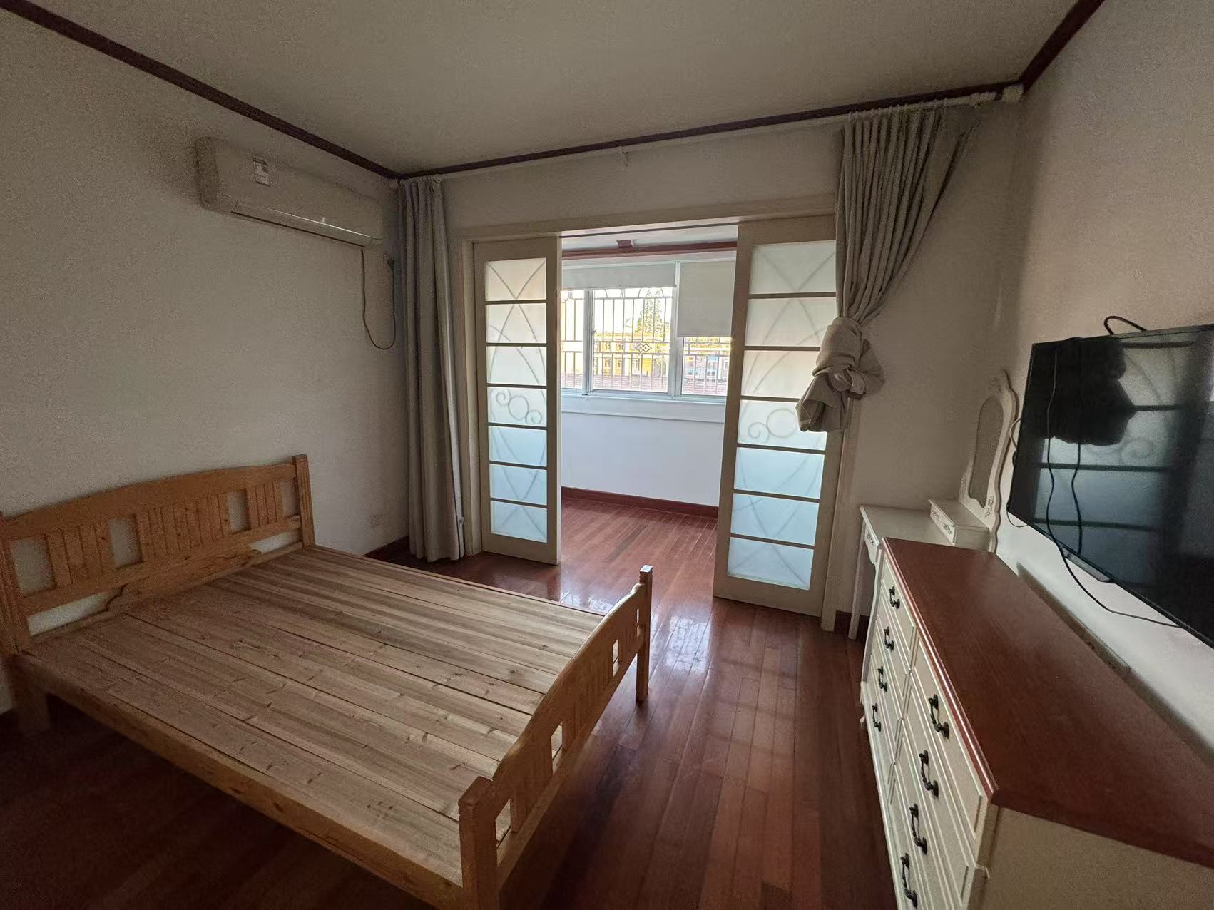 富贵北园 3室2厅1卫 150m&sup2;