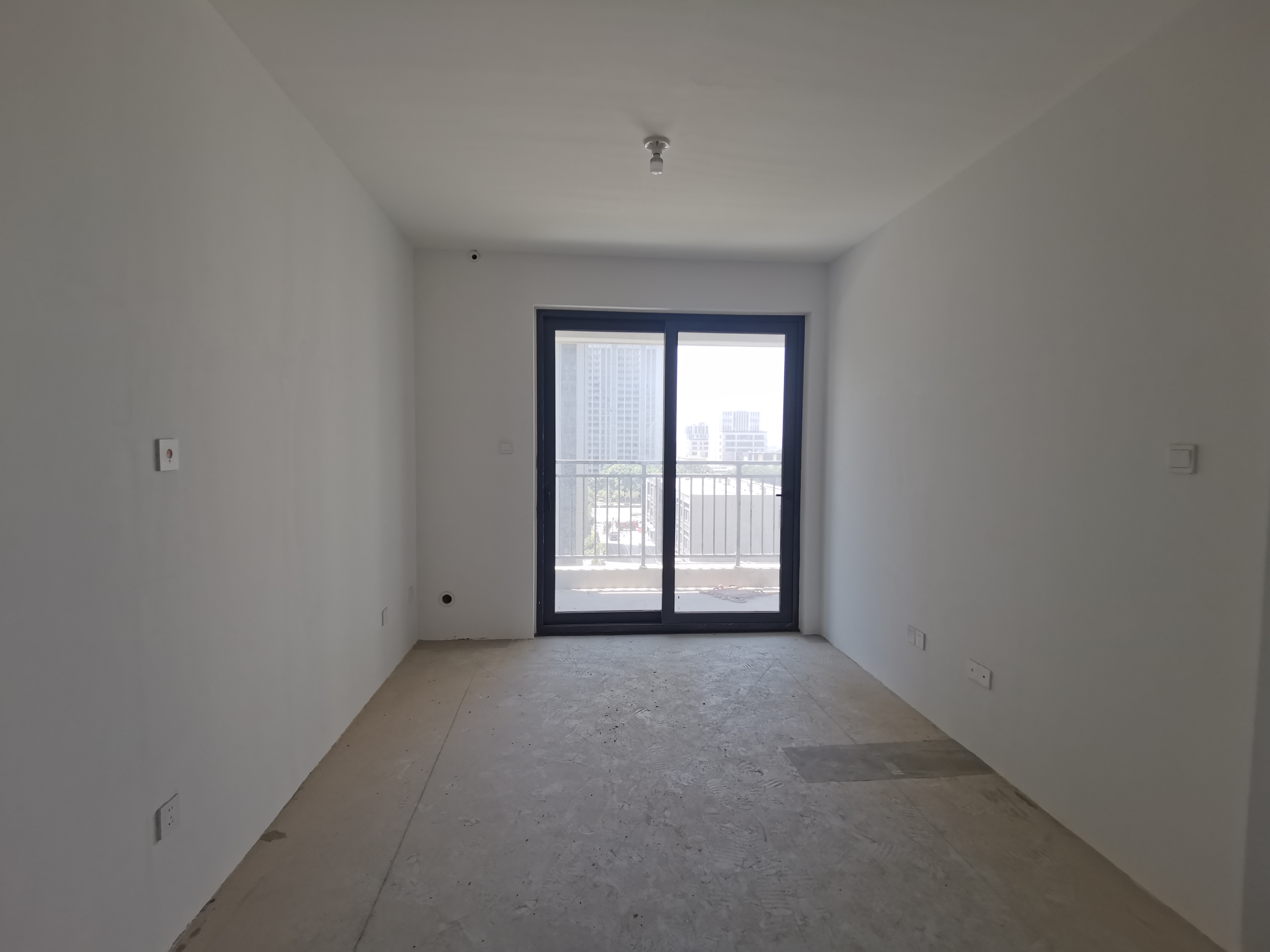 东时区 3室2厅1卫 93m²