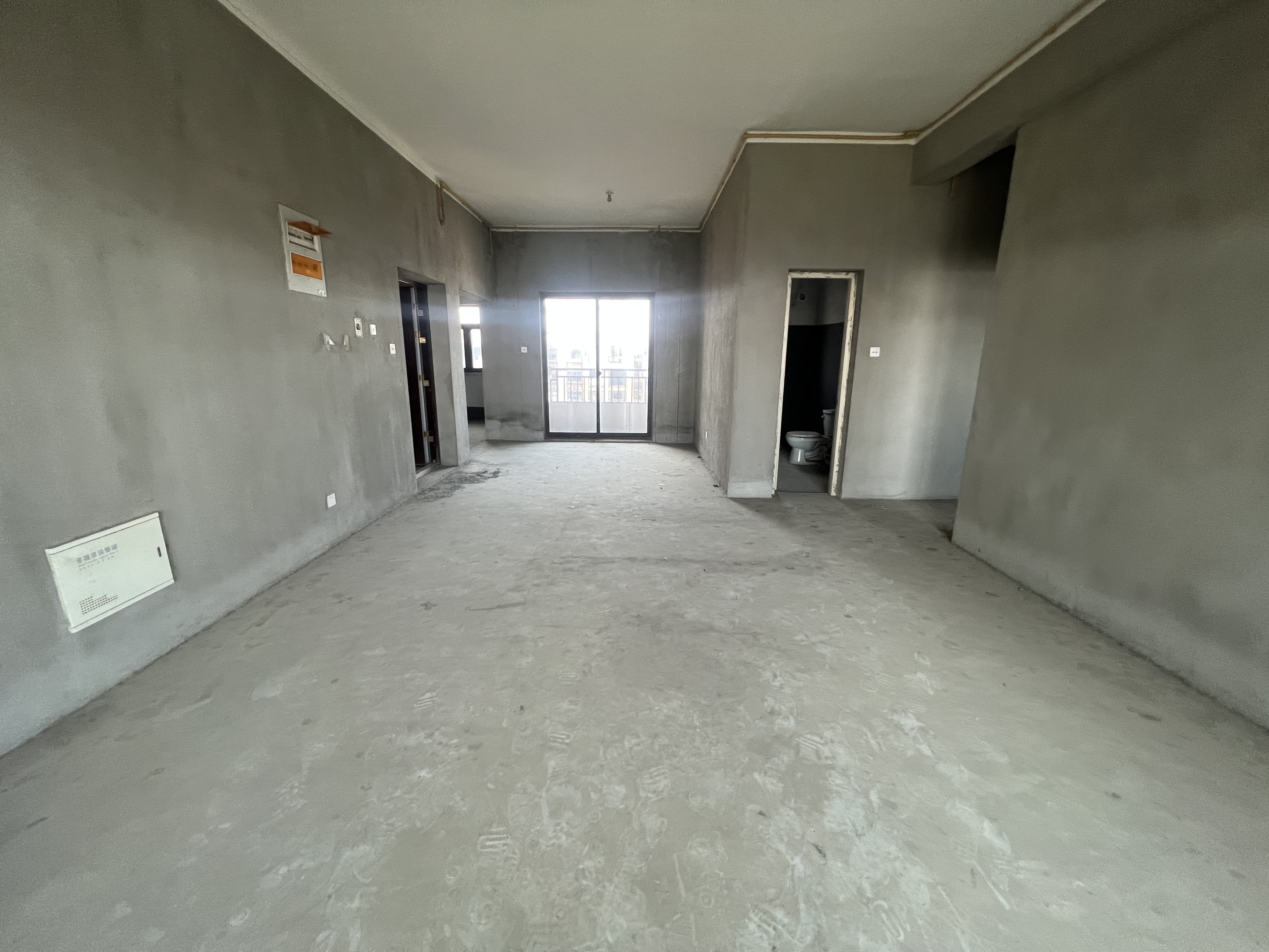 华强城 4室2厅2卫 158m²