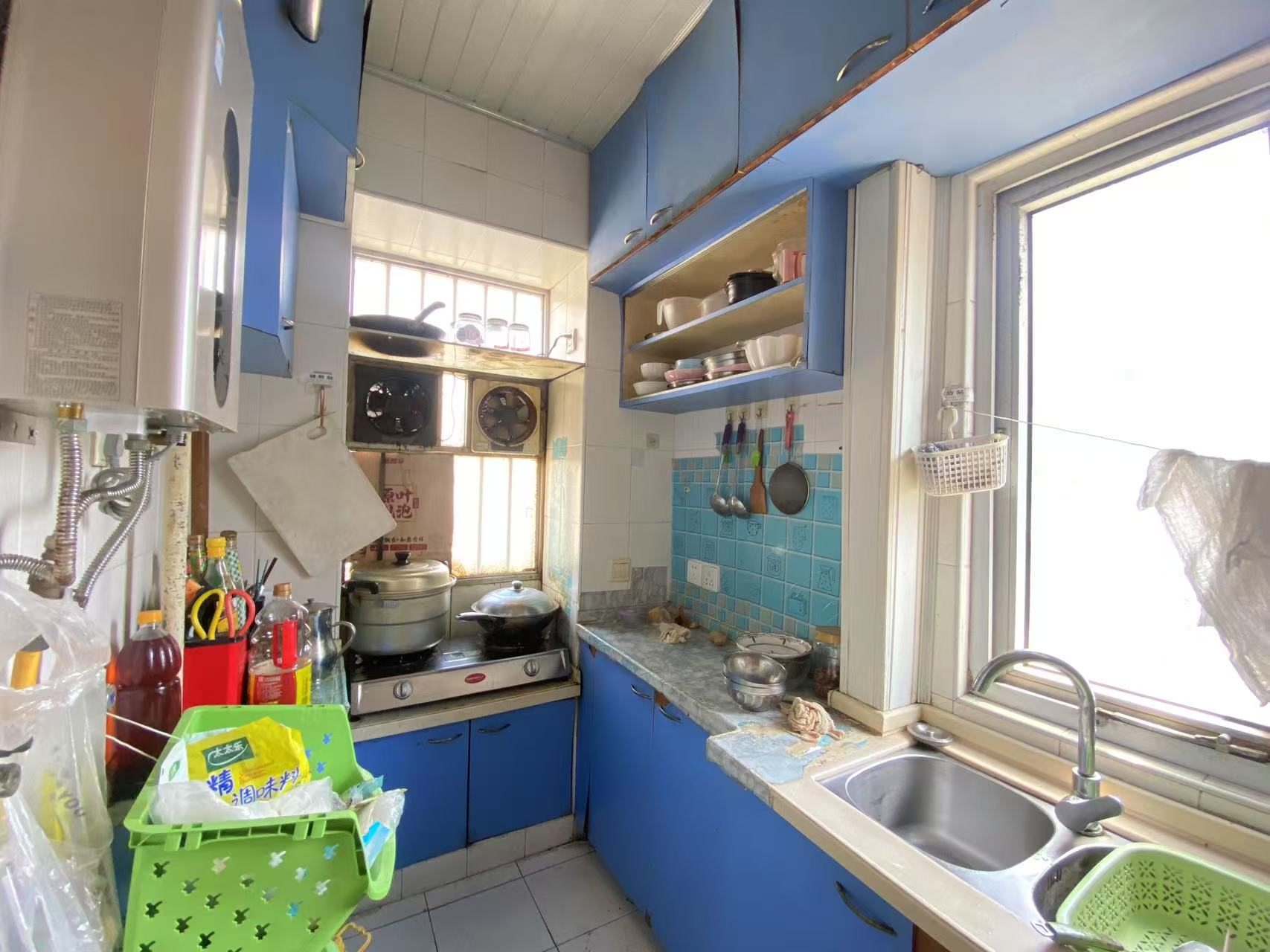 城港新村 2室1厅1卫 60m&sup2;
