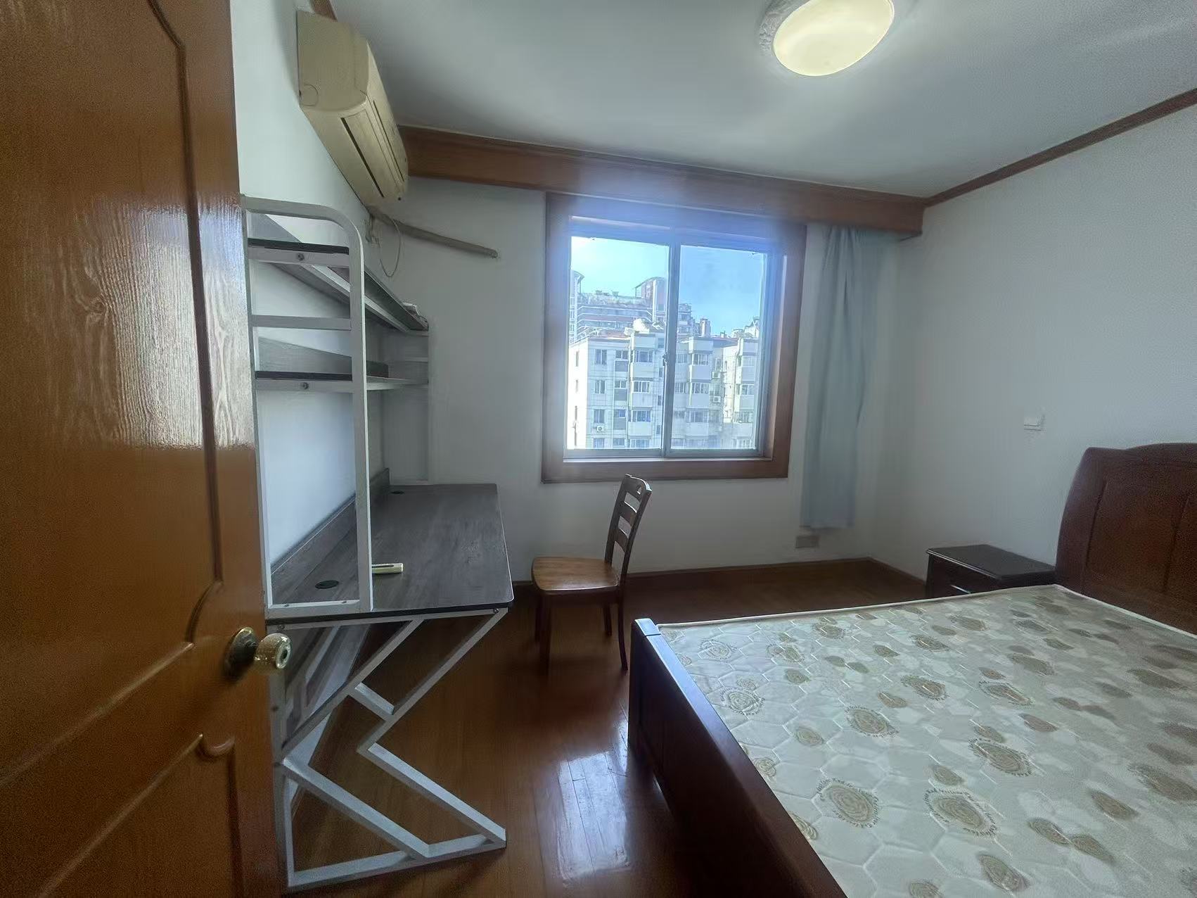 弘运园 4室2厅2卫 75.00m&sup2;