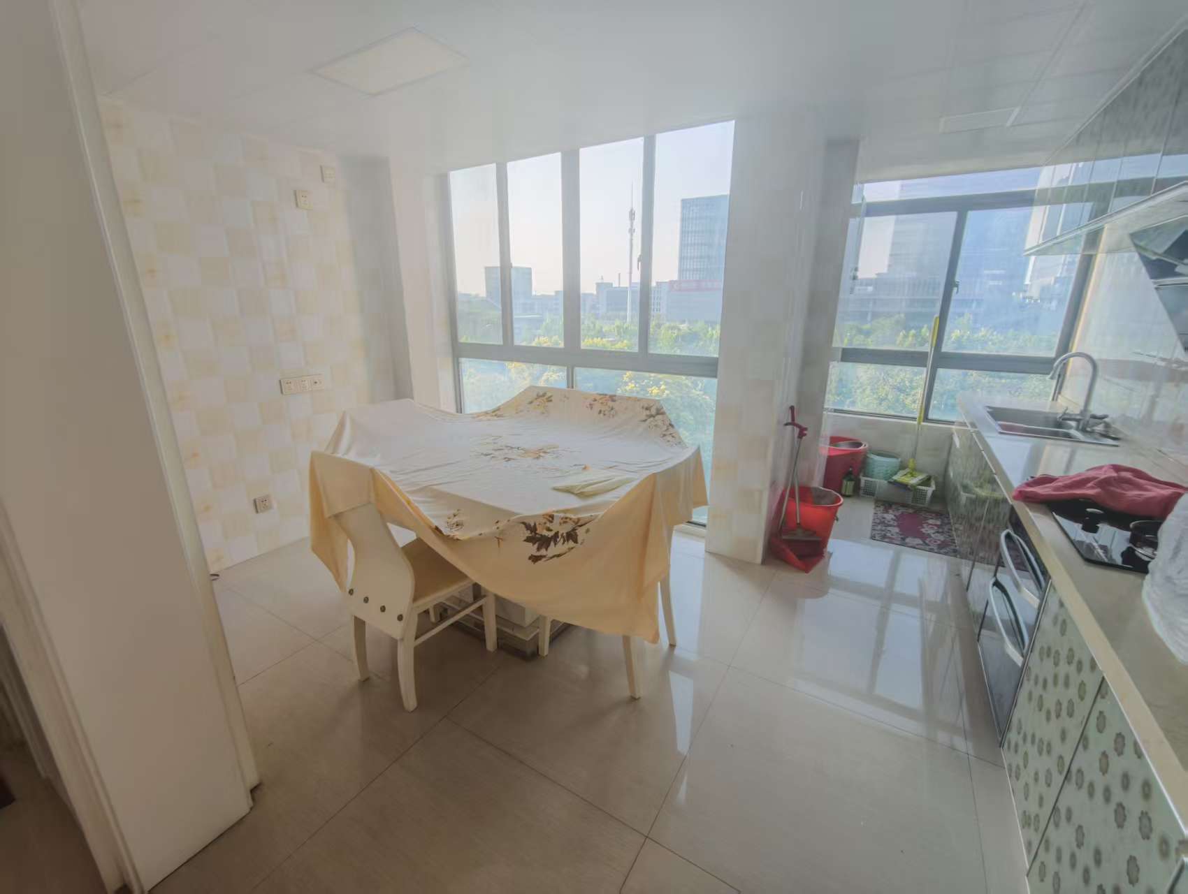 未来锦城 3室2厅2卫 117m²