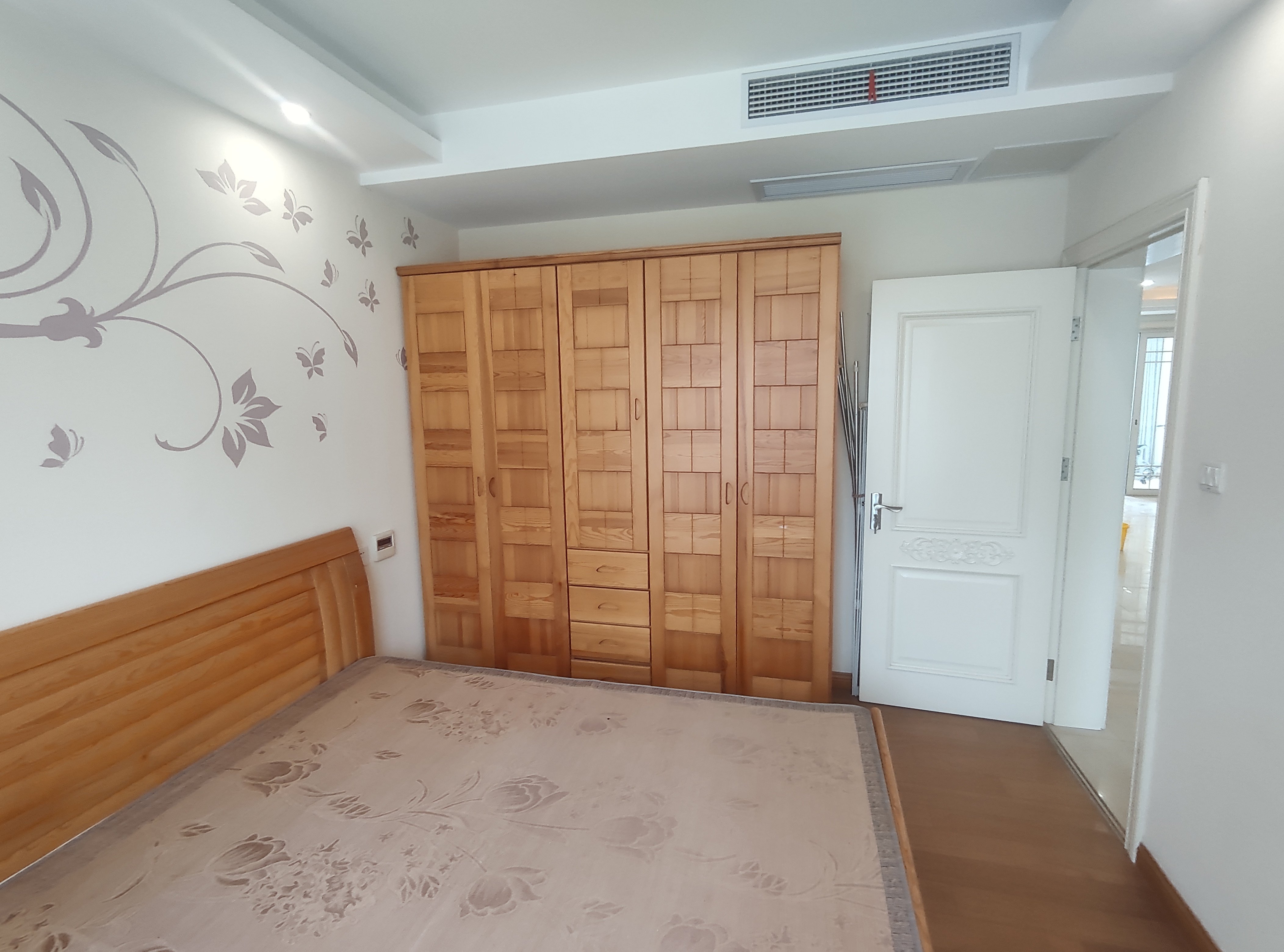 桂花小镇 3室2厅2卫 137.68m&sup2;