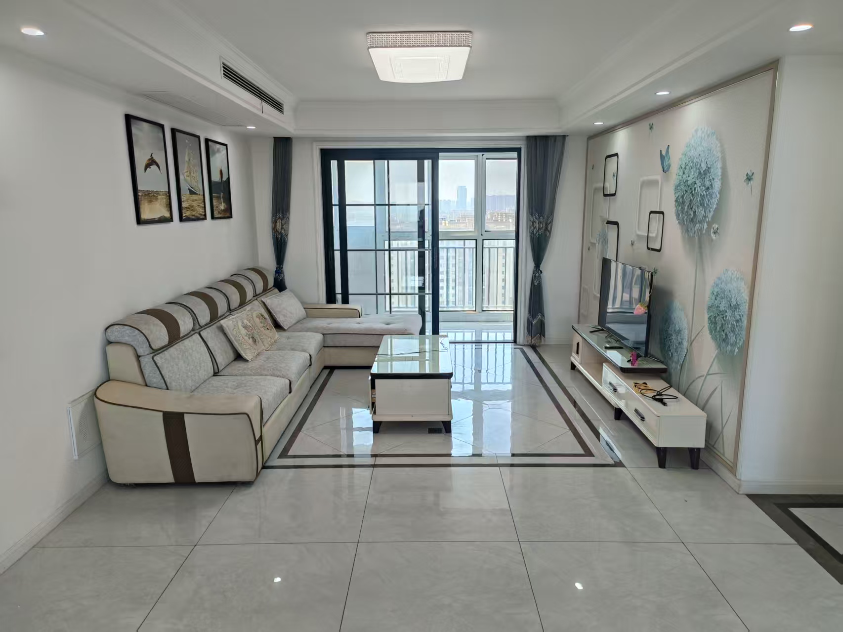 中海碧林湾 3室2厅2卫 141m&sup2;