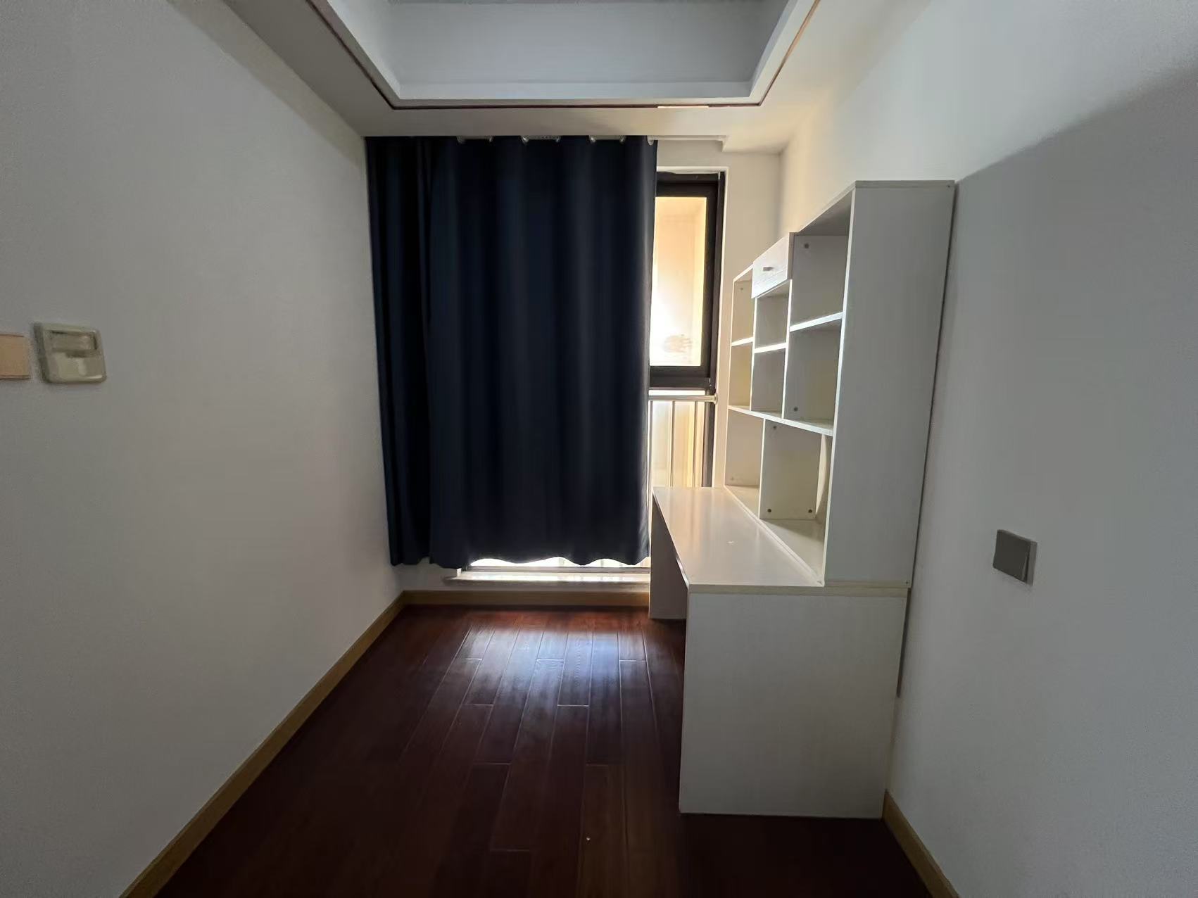 中南世纪花城三期 3室2厅1卫 105m&sup2;