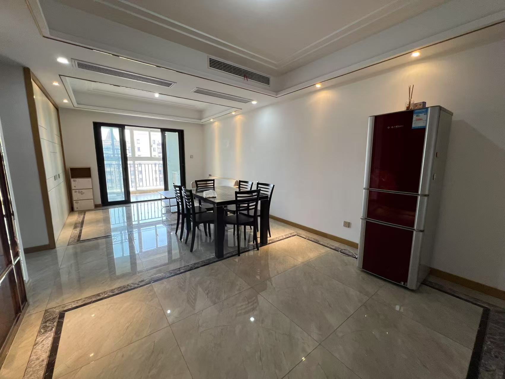 中南世纪花城三期 3室2厅1卫 105m&sup2;