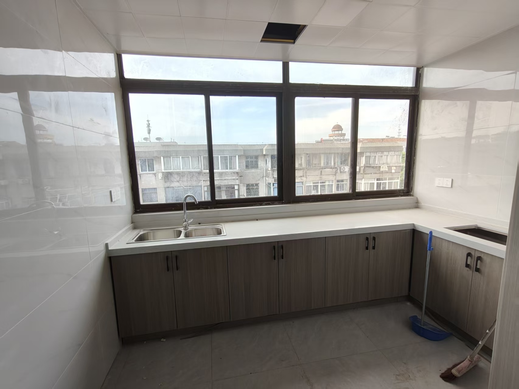 金南小区 3室2厅1卫 84m&sup2;
