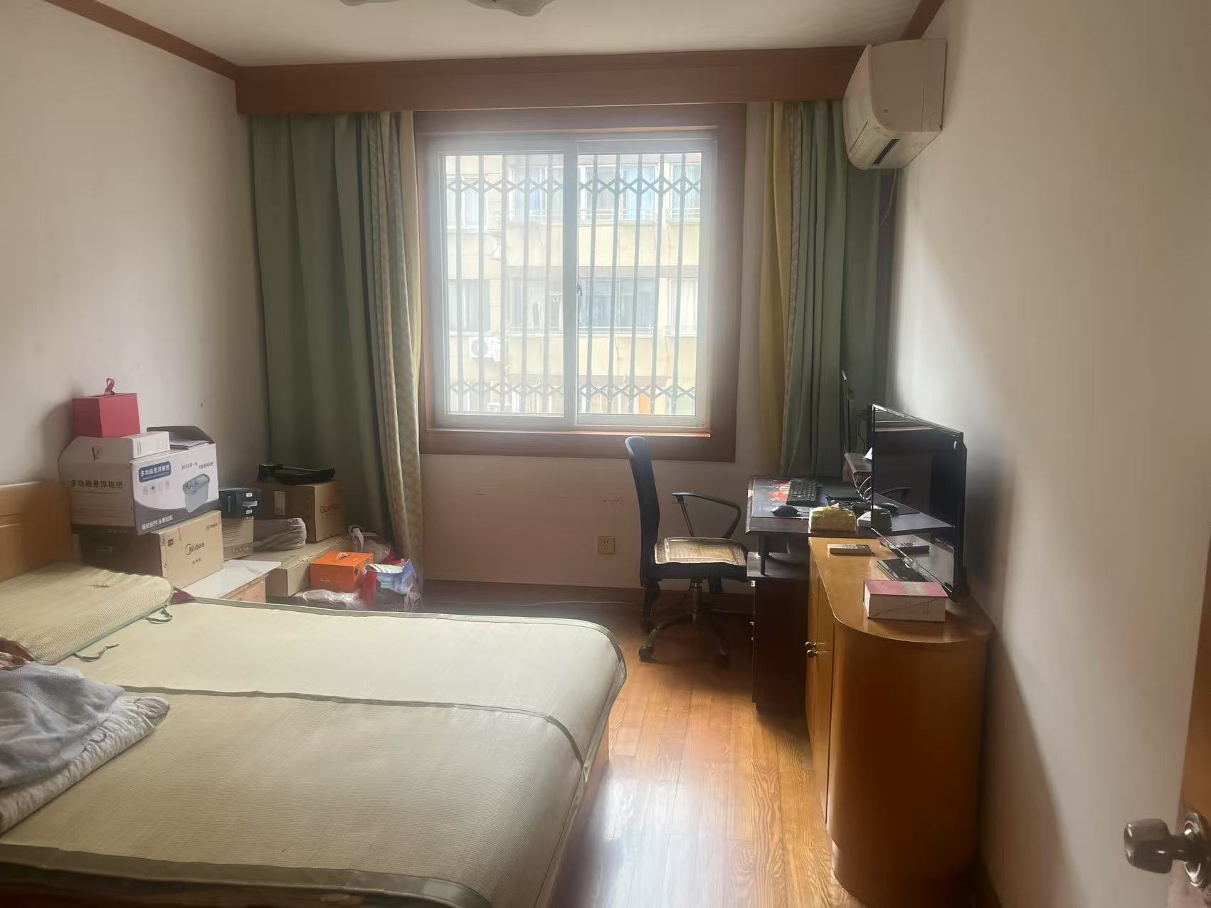 虹桥东村 3室2厅2卫 130.49m&sup2;