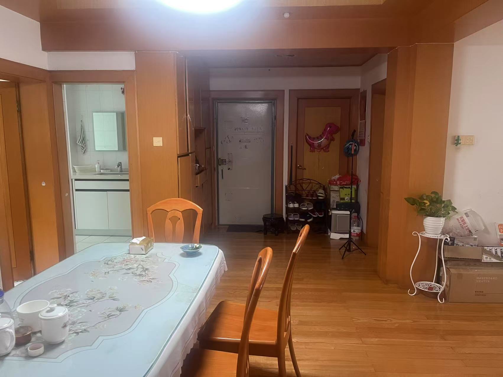 虹桥东村 3室2厅2卫 130.49m²