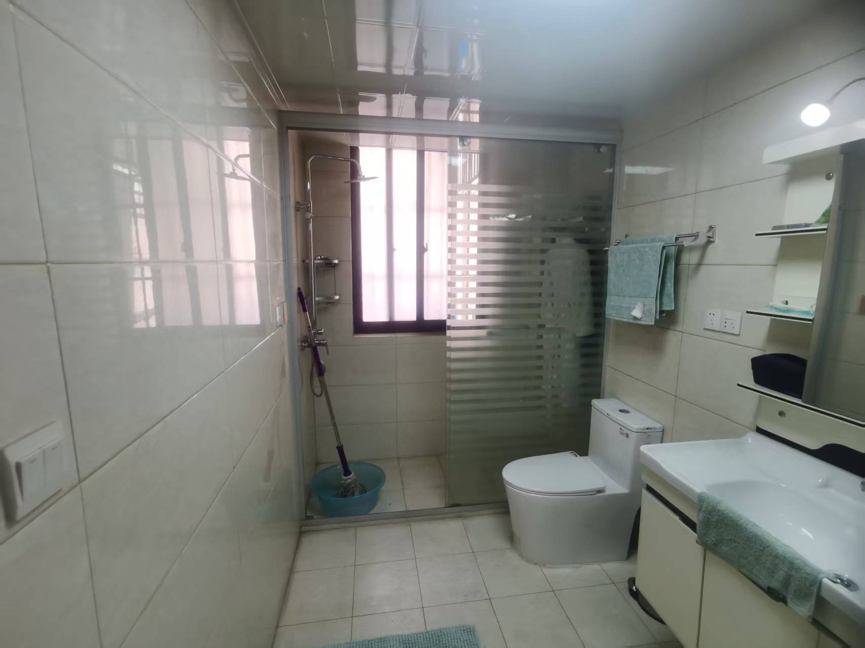 虹桥东村 3室2厅2卫 130.49m&sup2;