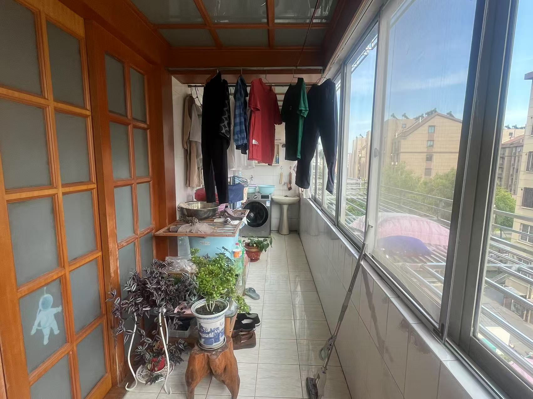 虹桥东村 3室2厅2卫 130.49m&sup2;