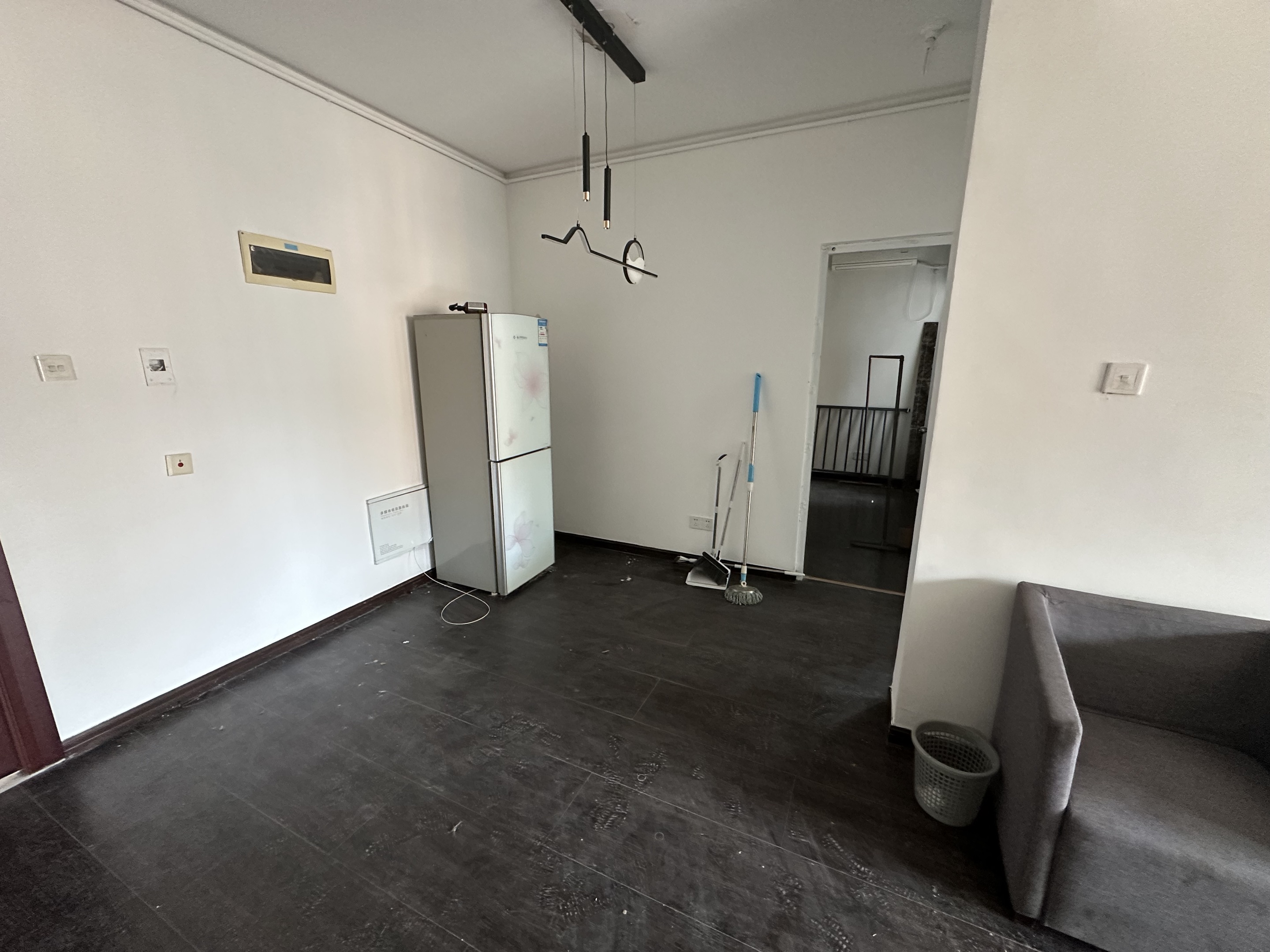 华强城 2室2厅1卫 91m²